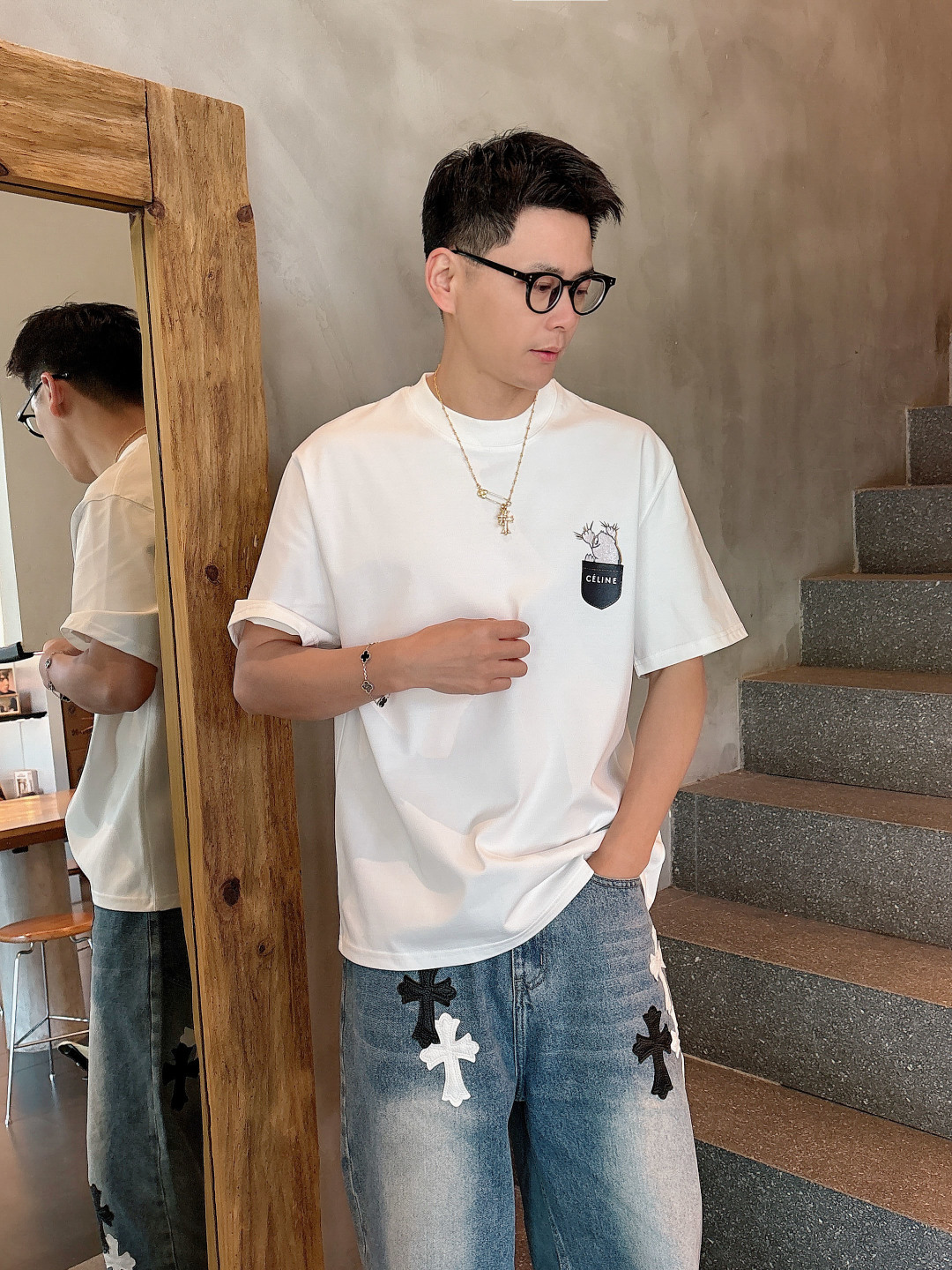 NO:452179,Celine/Celine 2025 spring and summer new product, complete three standards, round neck pure cotton short-sleeved T-shirt, don’t need to introduce too much good products, look at the details, counter code M-XXXL / Suggestions, celine, celine, T-shirt, tees, t-shirt, alexander wang19860909Celine/赛琳 2025春夏新品 三标齐全 圆领纯棉短袖T恤 好货不用过多介绍 看细节 专柜码数M-XXXL /建议L,,celine,celine,T-shirt,tees，t-shirt,alexander wang,Men's clothing