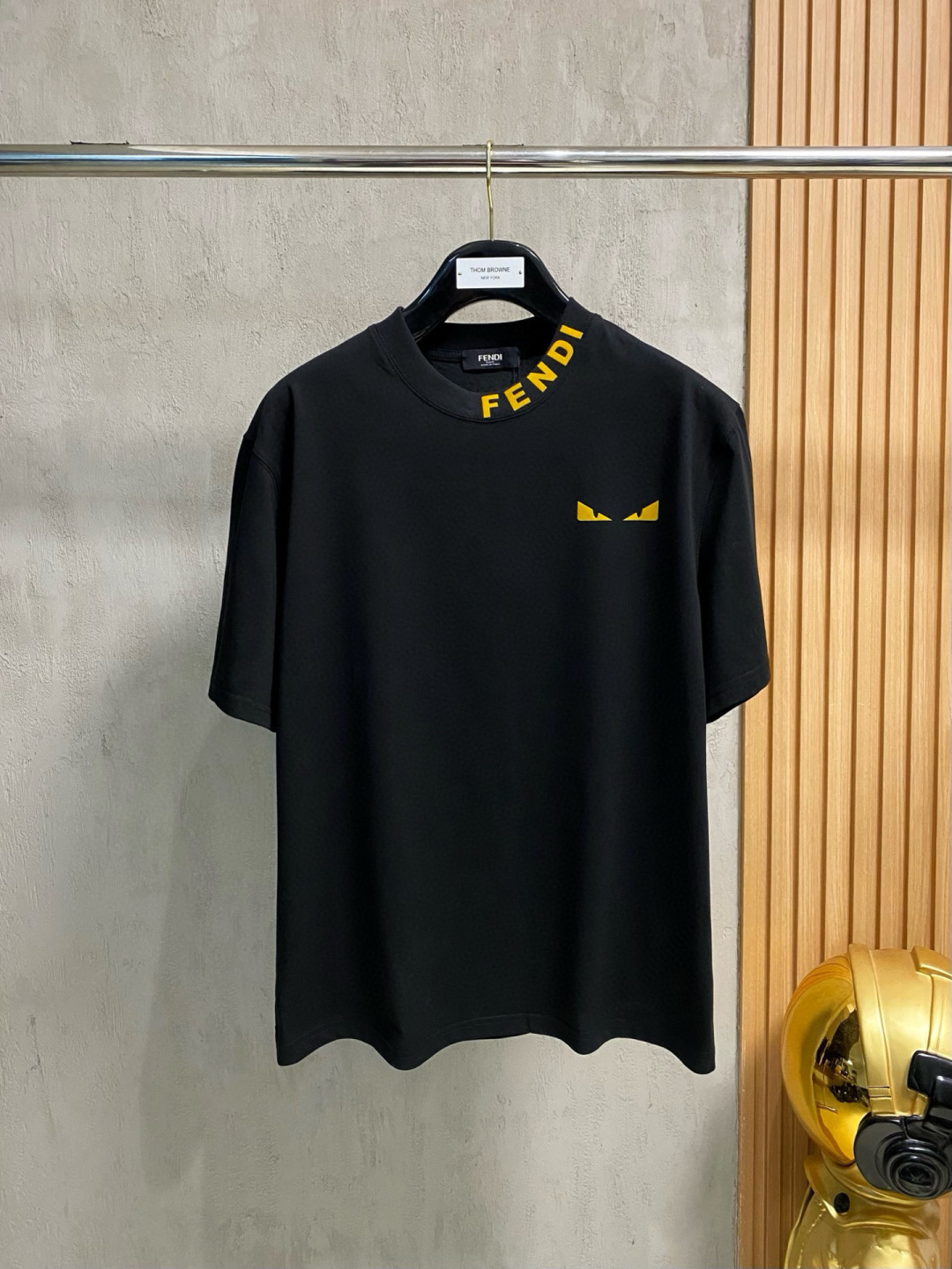 NO:428634,fendi/Fendi 2025 new spring and summer products are available in new products, complete three standards, pure cotton round neck short-sleeved T-shirt. Don’t need to introduce too much good products. Look at the details. Counter code M-XXXL 175/Suggestions, fendi, fendi, T-shirt, tees, t-shirt, alexander wang19860909fendi/芬迪 2025年春夏新品上新 三标齐全 纯棉圆领短袖T恤 好货不用过多介绍 看细节 专柜码数M-XXXL 175/建议L,,fendi,fendi,T-shirt,tees，t-shirt,alexander wang,Men's clothing