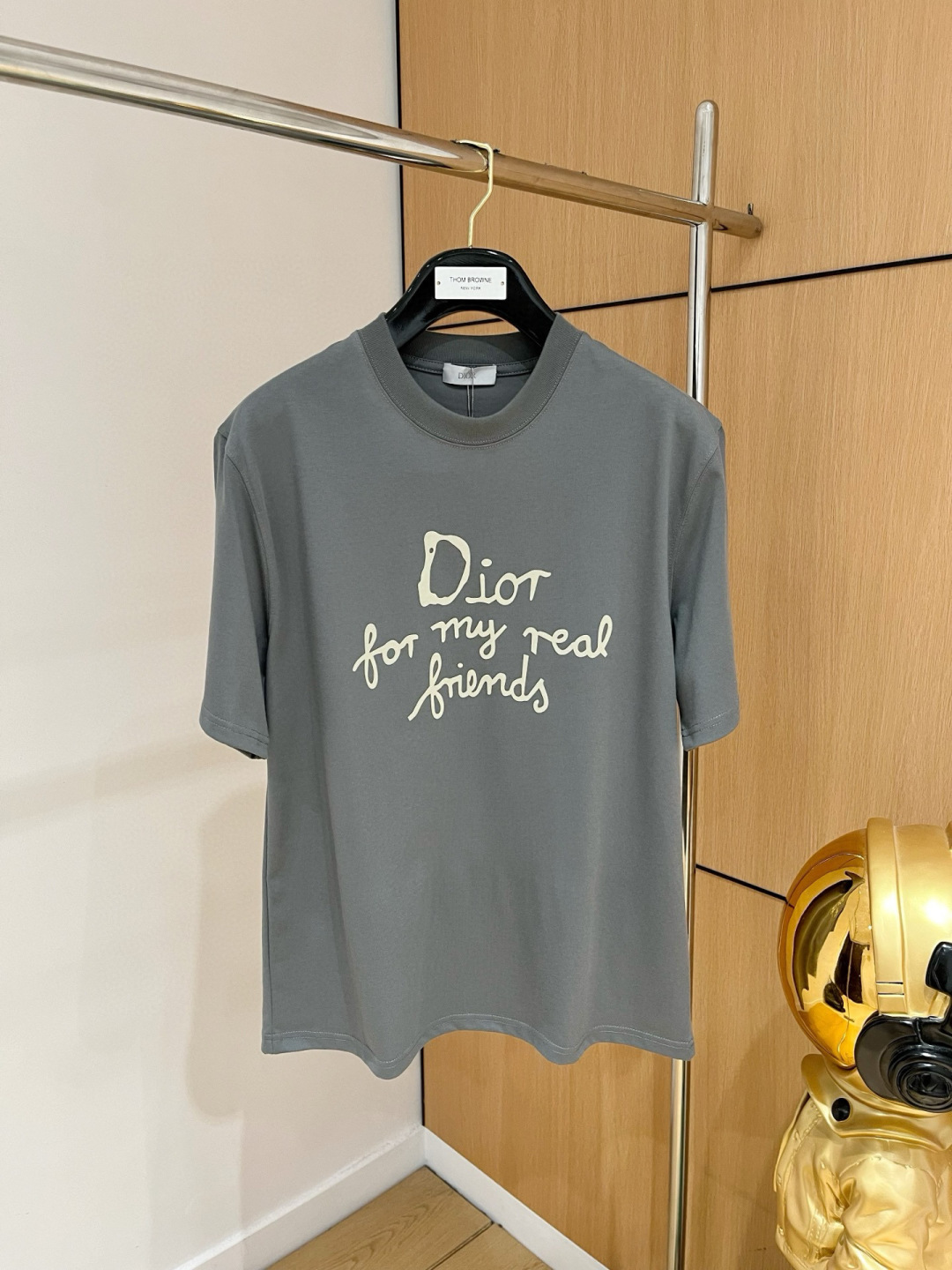 NO:423038,Dior/Dior 2025 spring and summer new product, complete three standards, 260g round neck pure cotton short-sleeved T-shirt, don’t need to introduce too much good products, look at the details, counter code M-XXXL 175/Suggestions L,,dior,dior,T-shirt,tees,t-shirt,alexander wang19860909Dior/迪奥 2025春夏新品 三标齐全 260克圆领纯棉短袖T恤 好货不用过多介绍 看细节 专柜码数M-XXXL 175/建议L,,dior,dior,T-shirt,tees，t-shirt,alexander wang,Men's clothing