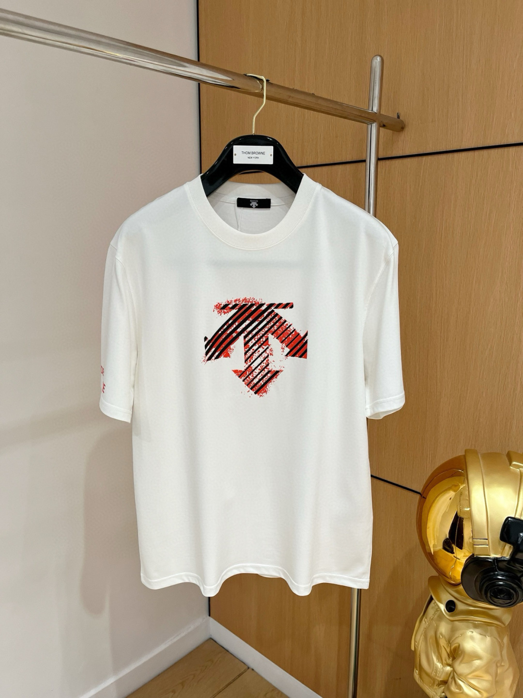 NO:423016,D/Disante 2025 spring and summer new product, complete three standards, 260g round neck pure cotton short-sleeved T-shirt. Don’t need to introduce too much good products. Look at the details. Counter code M-XXXL 175/Suggestions L,,T-shirt,tees,t-shirt,alexander wang19860909D/迪桑特 2025春夏新品 三标齐全 260克圆领纯棉短袖T恤 好货不用过多介绍 看细节 专柜码数M-XXXL 175/建议L,,T-shirt,tees，t-shirt,alexander wang,Men's clothing