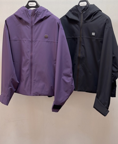 Stylish Purple and Black Zip-Up Hoodie Jacket with Functional Design 1 Stylish Purple and Black Zip-Up Hoodie Jacket with Functional Design