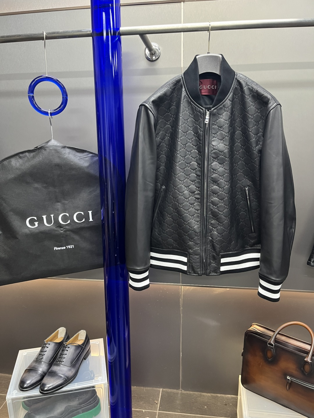 NO:638610,Comes with dust bag!  Model number19860909配防尘袋！款号XK36817 GUCCI 棒球服皮夹克 材质羊皮+棉格内里 版型常规版型 尺码46-56（可加钱定制大码） 职场成功男人必备,休闲日常通勤穿搭,商务职场,都可以驾驭,古驰-服装,gucci,gucci,jackets & coats,sheepskin,alexander wang,Women's clothing