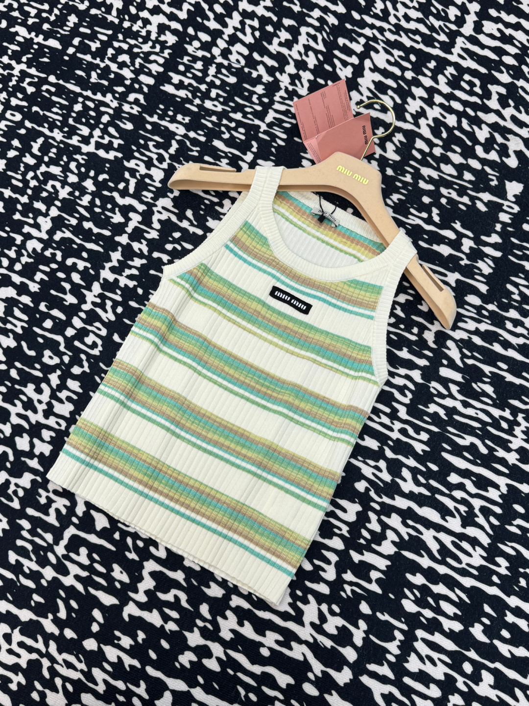 NO:330761,New Gradient Color, fixed-dyeing logo embellishment, vibrant upper body and versatile size. Number of sizes//,,alexander wang19860909新款 渐变色 定染logo点缀修饰 活力上身显瘦百搭 码数//,,alexander wang,Women's clothing