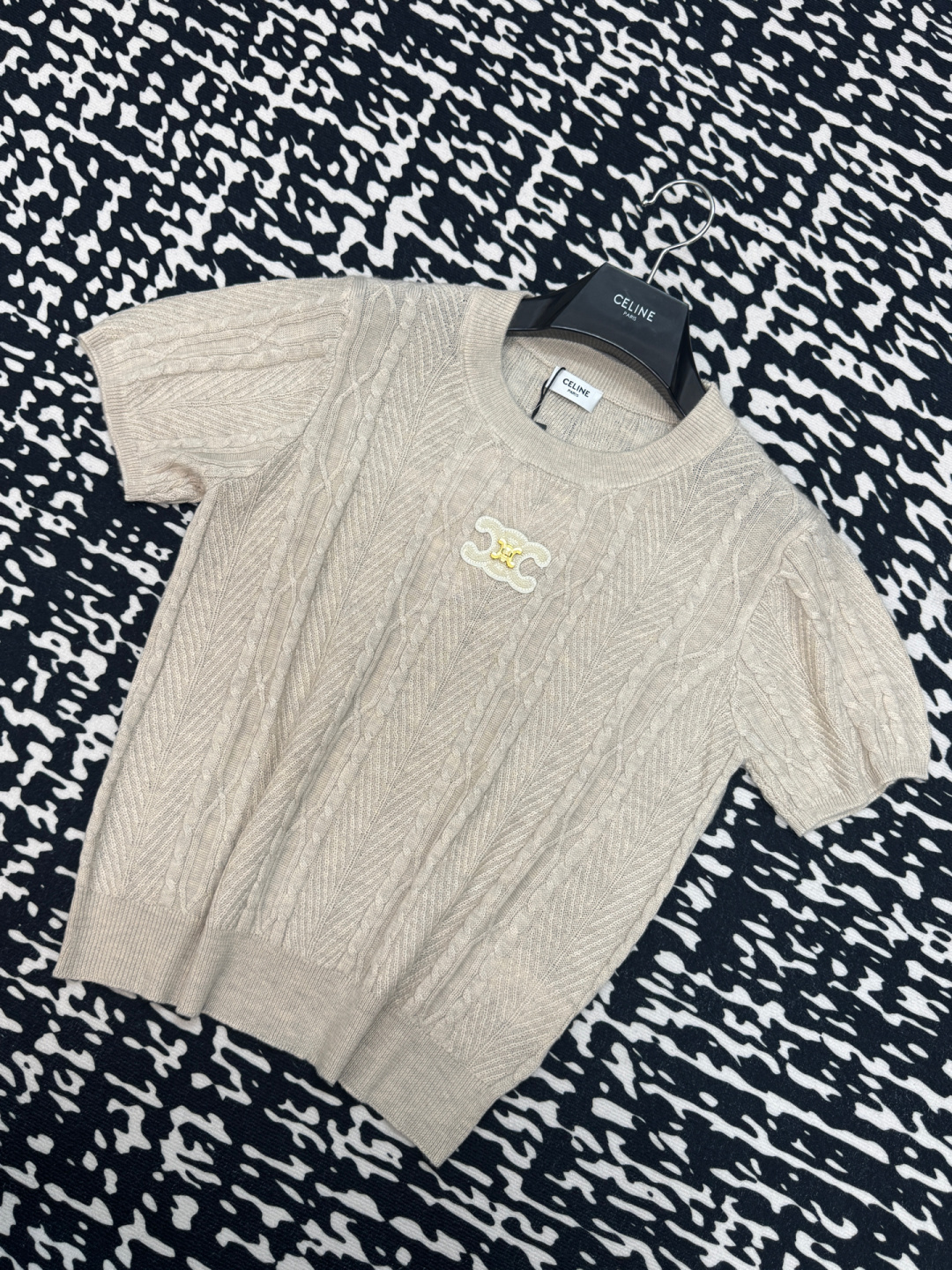 NO:331254,New style, soft and breathable fabric, design embellishment, premium decoration, upper body, high-quality atmosphere, color code, code number //,,alexander wang19860909新款 面料软糯透气 设计修饰点缀 对版高级修饰 上身高级氛围感 色碼 码数//,,alexander wang,Women's clothing