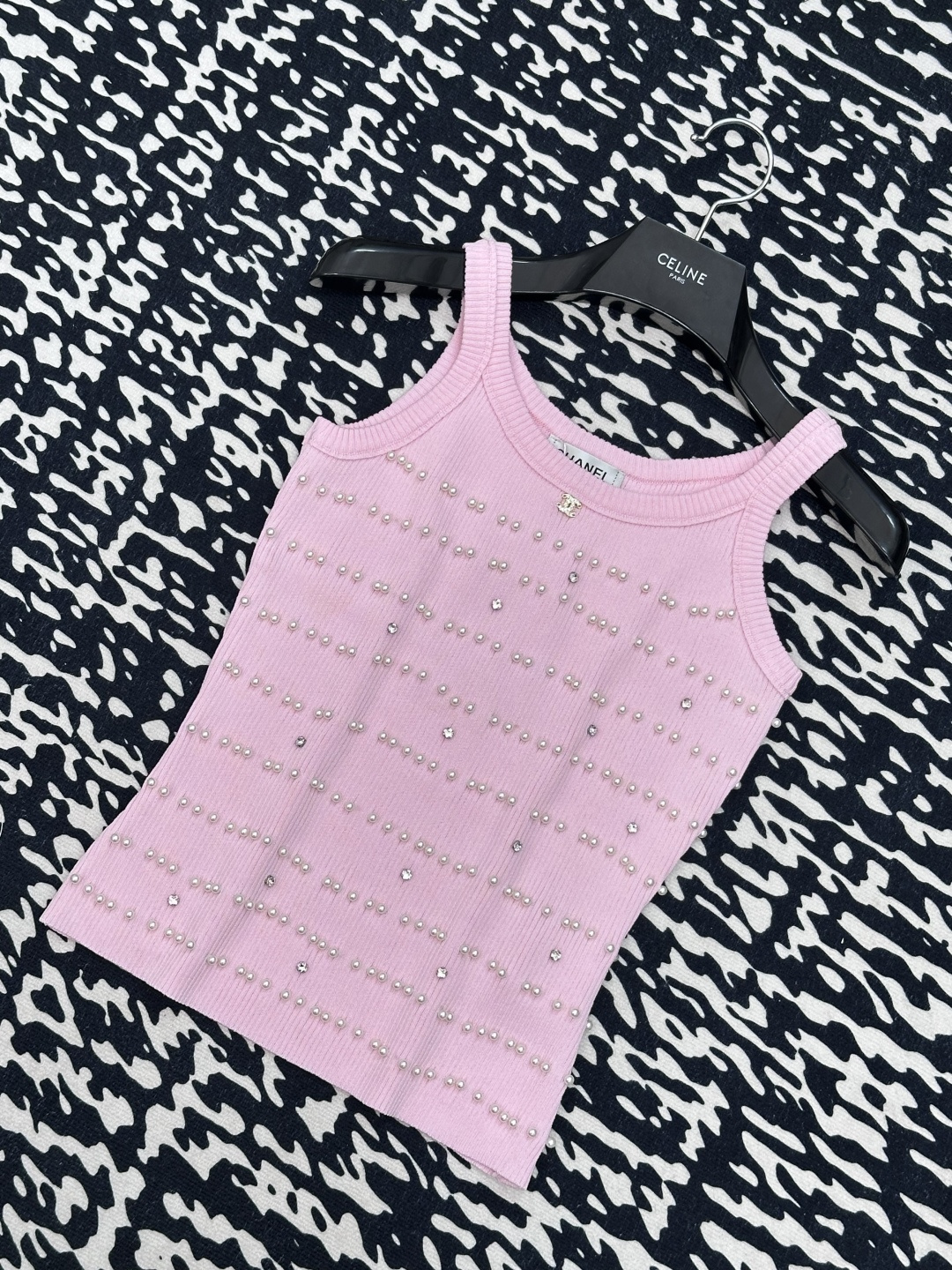 NO:335630,New fabric breathable, pearl design embellishment!  High-end atmosphere on the upper body. Number of codes//,alexander wang19860909新款 面料透气 珍珠设计修饰点缀！上身高级氛围感  码数//,,alexander wang,Women's clothing