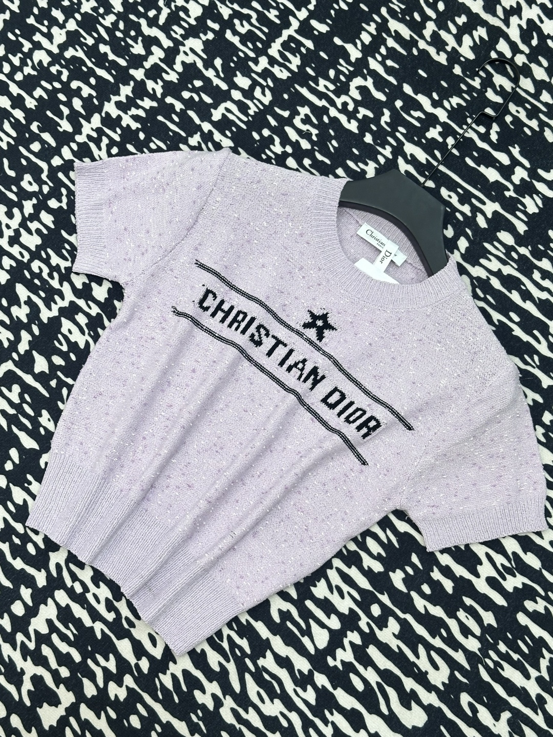 NO:335650,Dior new logo pattern embellishment and decoration, slim and fashionable upper body size //,,dior,alexander wang19860909Dior 新款 logo图案点缀修饰 上身顯瘦時尚 码数//,,dior,alexander wang,Women's clothing