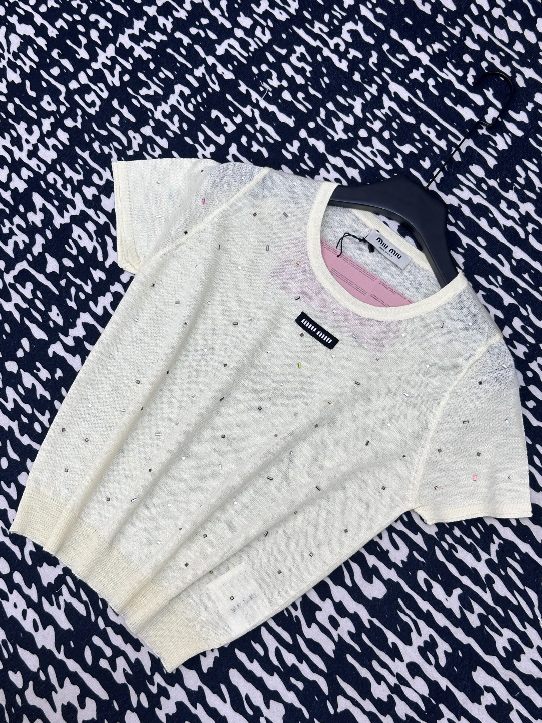 NO:335633,New fabric breathable, diamond design embellishment!  High-end atmosphere on the upper body. Number of codes//,alexander wang19860909新款 面料透气 烫钻设计修饰点缀！上身高级氛围感 码数//,,alexander wang,Women's clothing