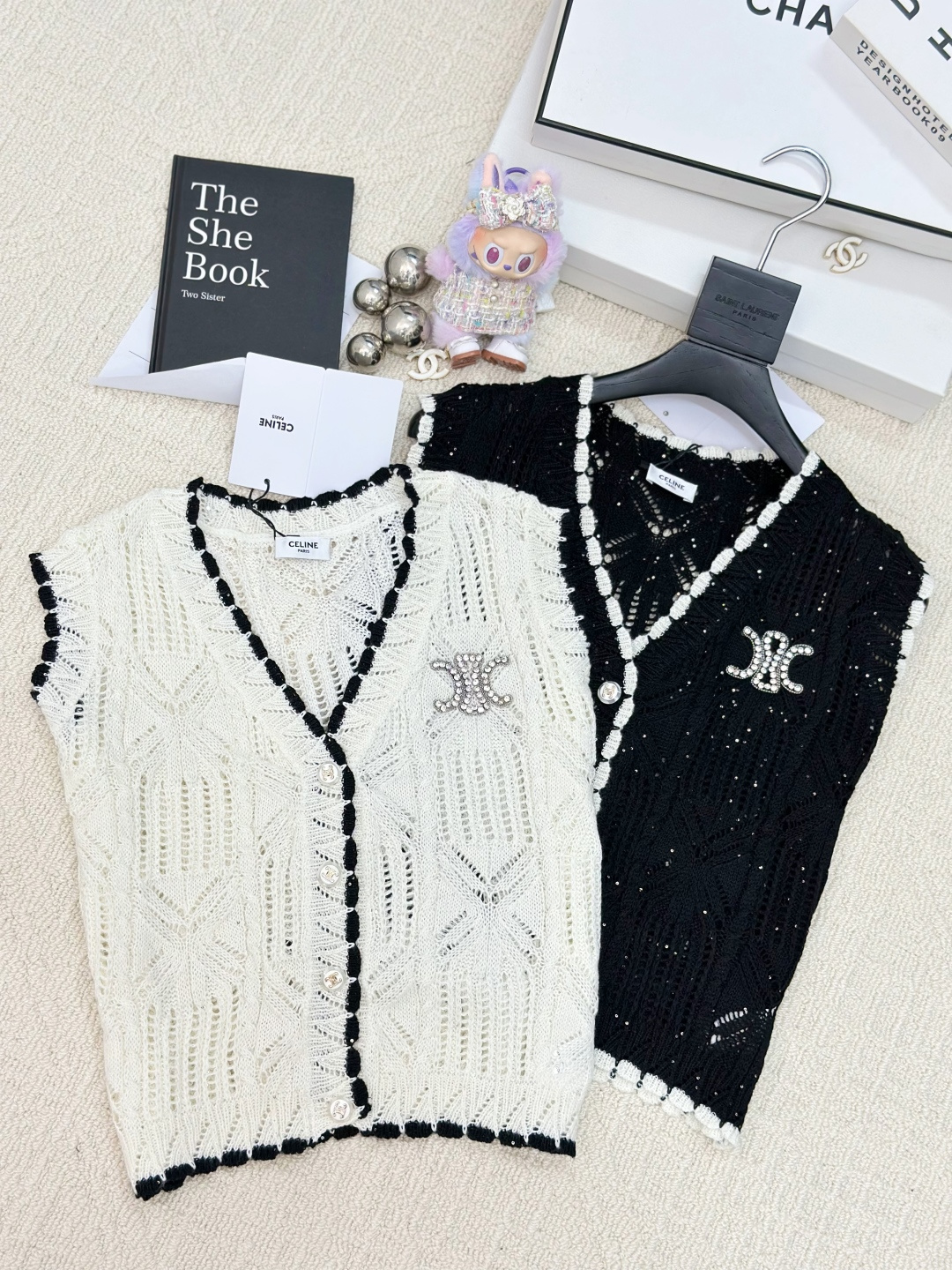 NO:442128,Celine new style pearl vest logo pattern embellishment and high-end atmosphere on the upper body //, celine, alexander wang19860909Celine 新款 珠片马甲logo图案修饰点缀 上身高级氛围感 //,,celine,alexander wang,Women's clothing