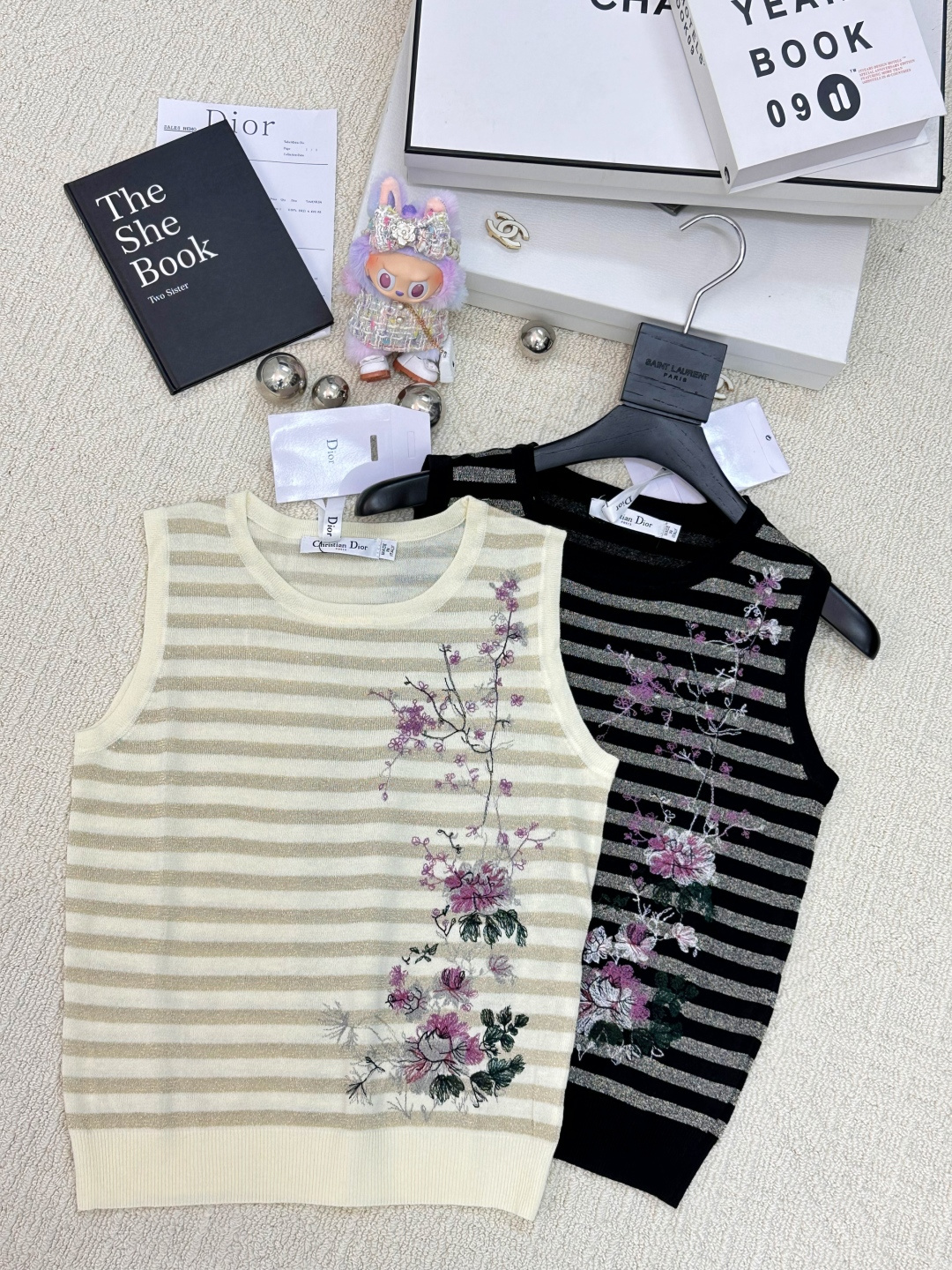 NO:448686,New style, two-color vest embroidery pattern embellishment, top body slim and fashionable color code //,,alexander wang19860909新款 二色背心刺绣图案点缀修饰 上身顯瘦時尚 色碼 //,,alexander wang,Women's clothing