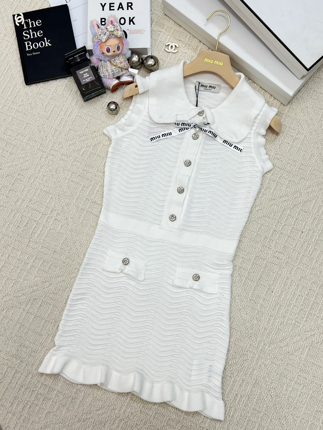 NO:456133,New style small fragrant style polo collar dress logo pattern embellishment series shipment high-end atmosphere 2 color code //,, skirts, alexander wang19860909新款 小香风polo领连衣裙 logo图案修饰点缀 系列款出货 上身高级氛围感 2色碼 //,,skirts,alexander wang,Women's clothing
