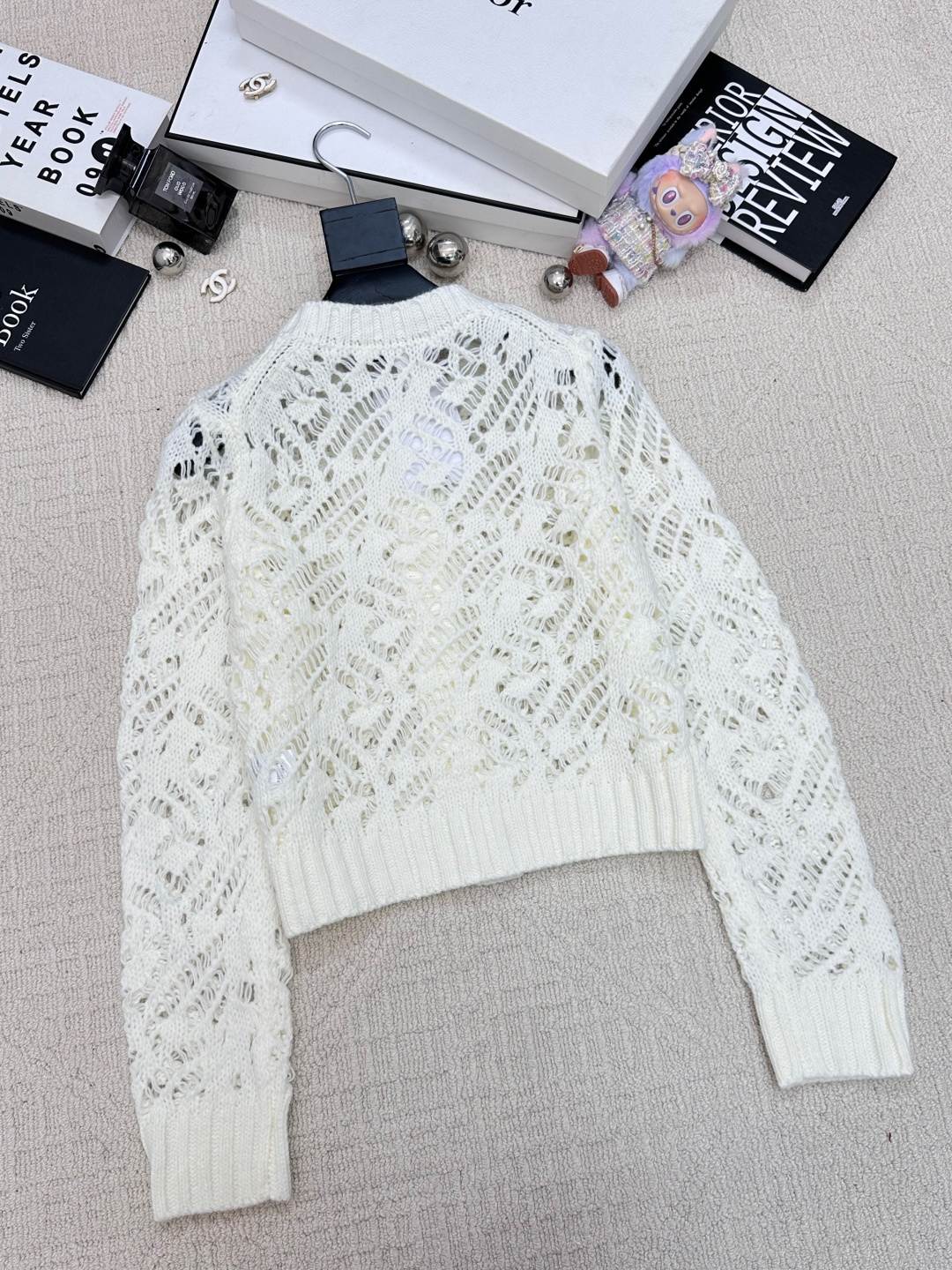 𝐃𝐢𝐨𝐫 𝟐𝟓秋冬新款 镂空圆领针织开衫款 logo图案修饰点缀 系列款出货 上身高级氛围感🈵️🈵️ 1