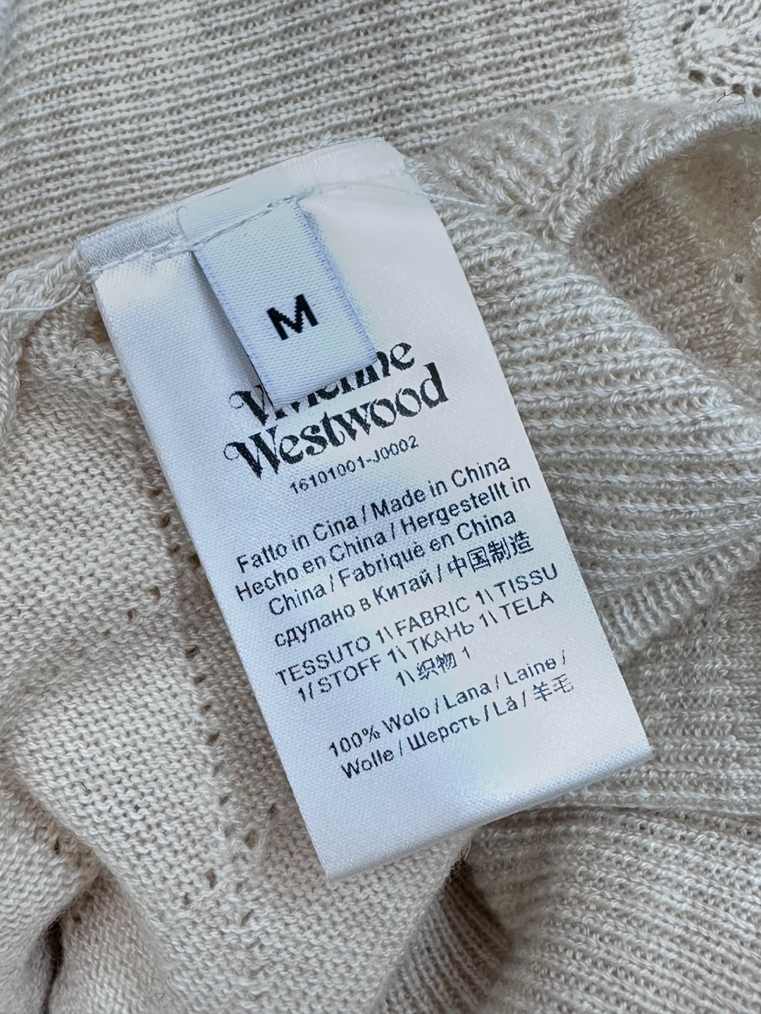 𝐕𝐢𝐕𝐢𝐞𝐧𝐧𝐞 𝐖𝐞𝐬𝐭𝐰𝐨𝐨𝐝🪐𝟐𝟓秋冬新款 镂空圆领针织开衫 logo图案修饰点缀 系列款出货 上