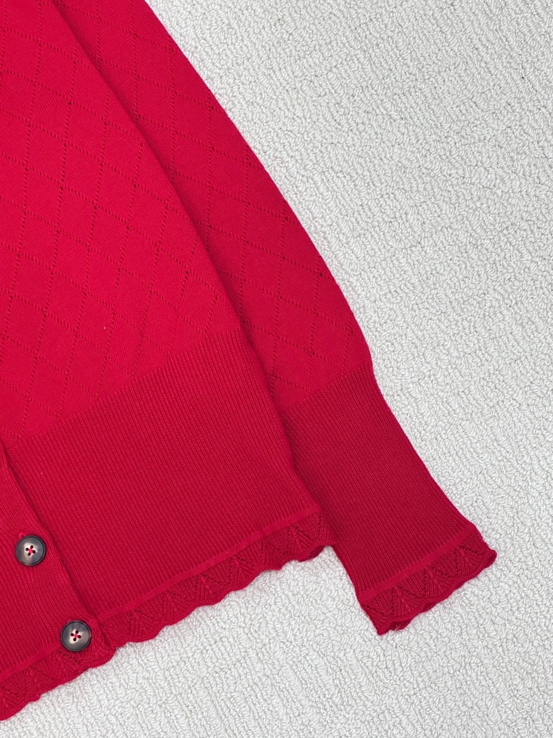 𝐕𝐢𝐕𝐢𝐞𝐧𝐧𝐞 𝐖𝐞𝐬𝐭𝐰𝐨𝐨𝐝🪐𝟐𝟓秋冬新款 镂空圆领针织开衫 logo图案修饰点缀 系列款出货 上