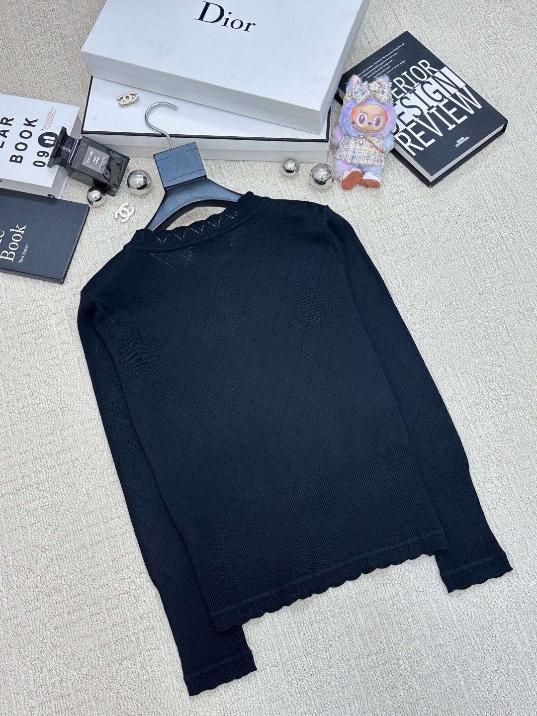 𝐕𝐢𝐕𝐢𝐞𝐧𝐧𝐞 𝐖𝐞𝐬𝐭𝐰𝐨𝐨𝐝🪐𝟐𝟓秋冬新款 镂空圆领针织开衫 logo图案修饰点缀 系列款出货 上