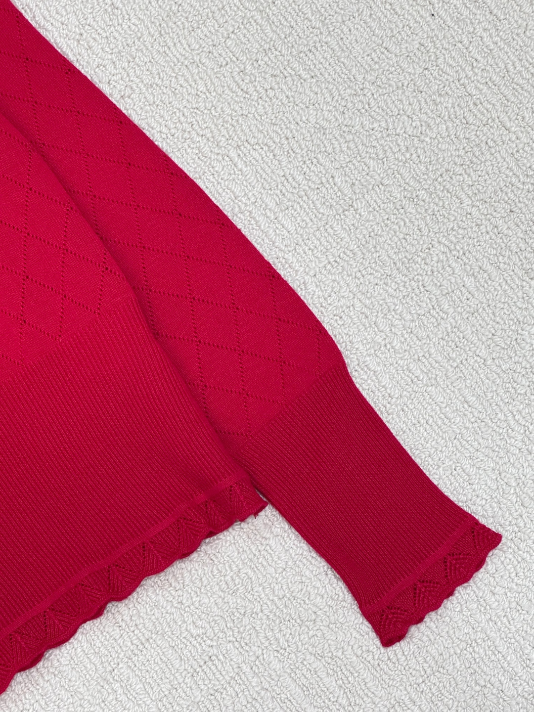 𝐕𝐢𝐕𝐢𝐞𝐧𝐧𝐞 𝐖𝐞𝐬𝐭𝐰𝐨𝐨𝐝🪐𝟐𝟓新款 U领打底衫款 logo图案修饰点缀 系列款出货 上身高级氛