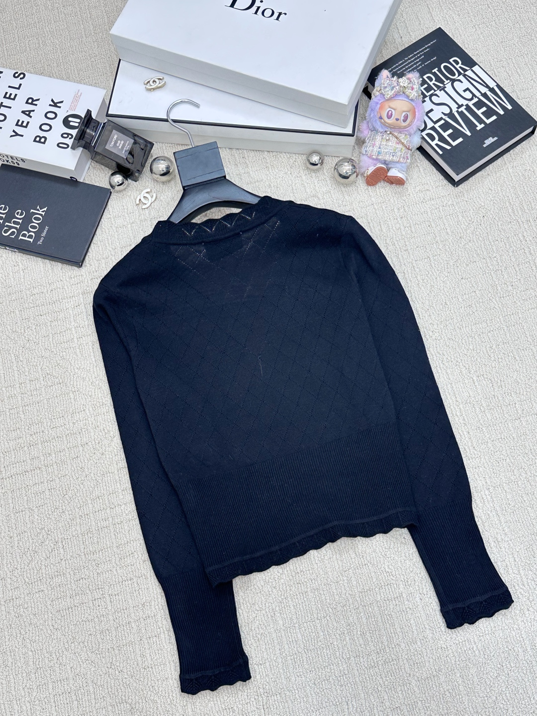 𝐕𝐢𝐕𝐢𝐞𝐧𝐧𝐞 𝐖𝐞𝐬𝐭𝐰𝐨𝐨𝐝🪐𝟐𝟓新款 U领打底衫款 logo图案修饰点缀 系列款出货 上身高级氛