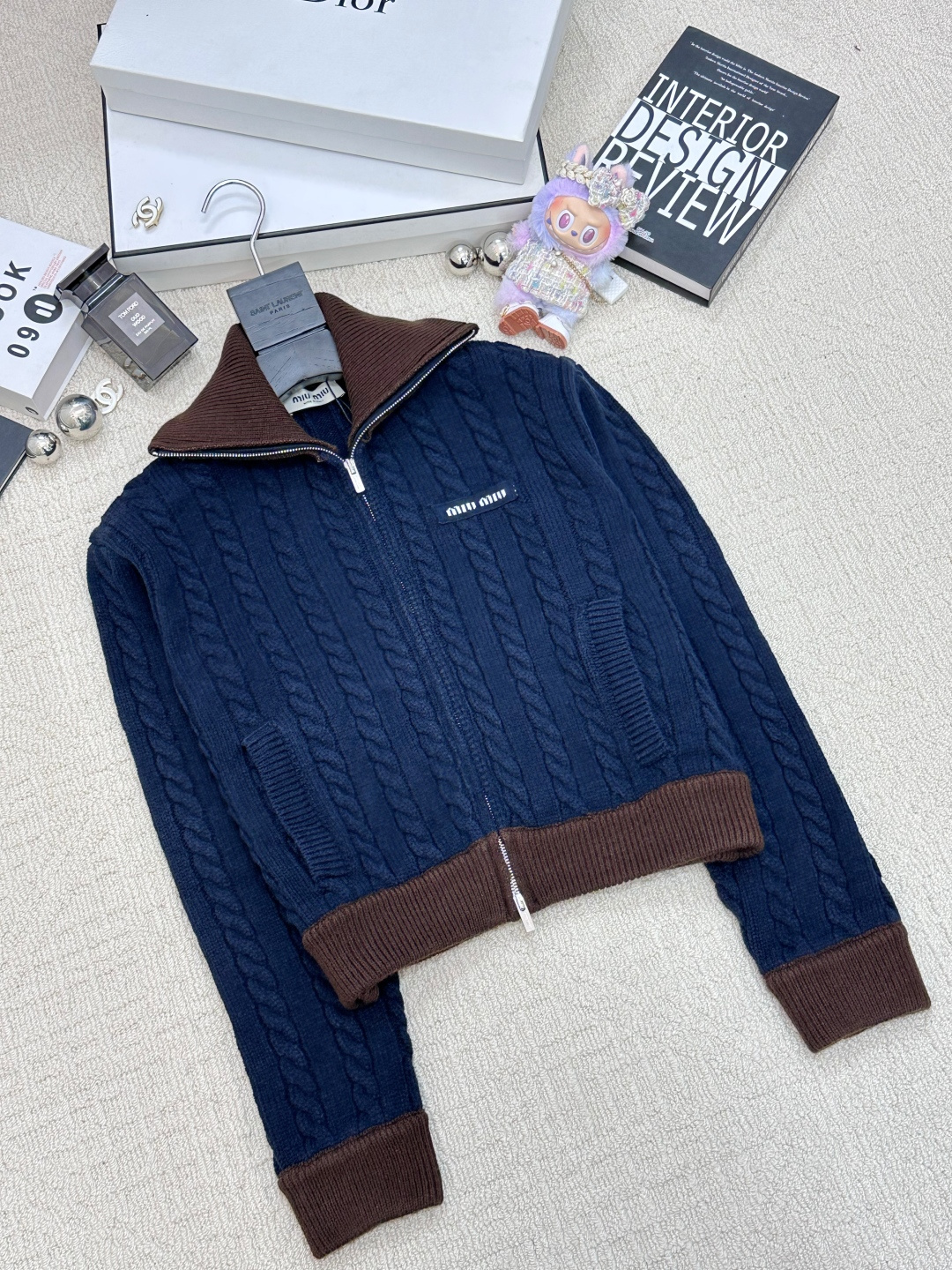 NO:548740,New style stand-up collar zipper jacket logo pattern embellishment series style shipment high-end atmosphere of upper body one color //,,jackets & coats,alexander wang19860909新款 立领拉链外套款 logo图案修饰点缀 系列款出货 上身高级氛围感 一色//,,jackets & coats,alexander wang,Women's clothing