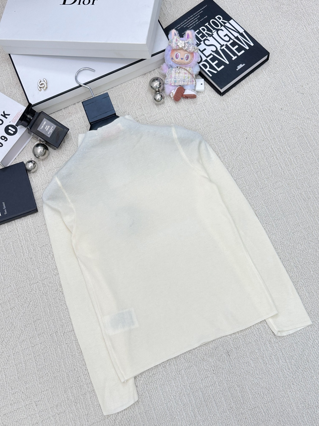 Valentino 𝟐𝟓秋冬新款 立体玫瑰花打底衫款 logo图案修饰点缀 系列款出货 上身高级氛围感🈵