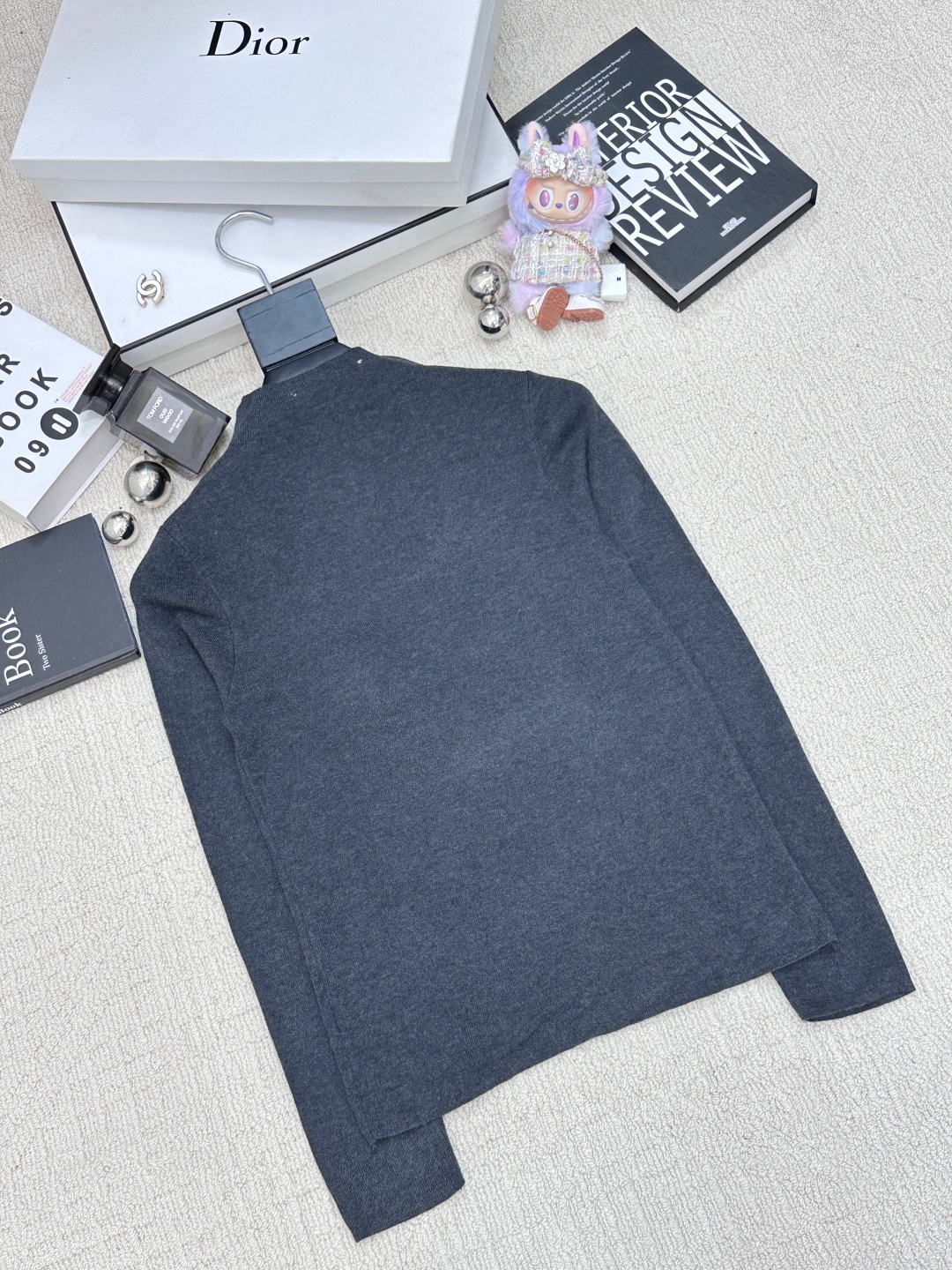 Valentino 𝟐𝟓秋冬新款 立体玫瑰花打底衫款 logo图案修饰点缀 系列款出货 上身高级氛围感🈵