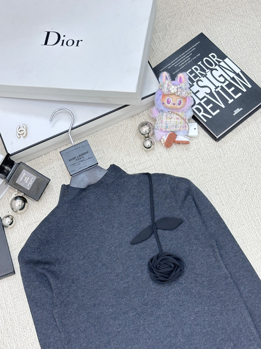 Valentino 𝟐𝟓秋冬新款 立体玫瑰花打底衫款 logo图案修饰点缀 系列款出货 上身高级氛围感🈵