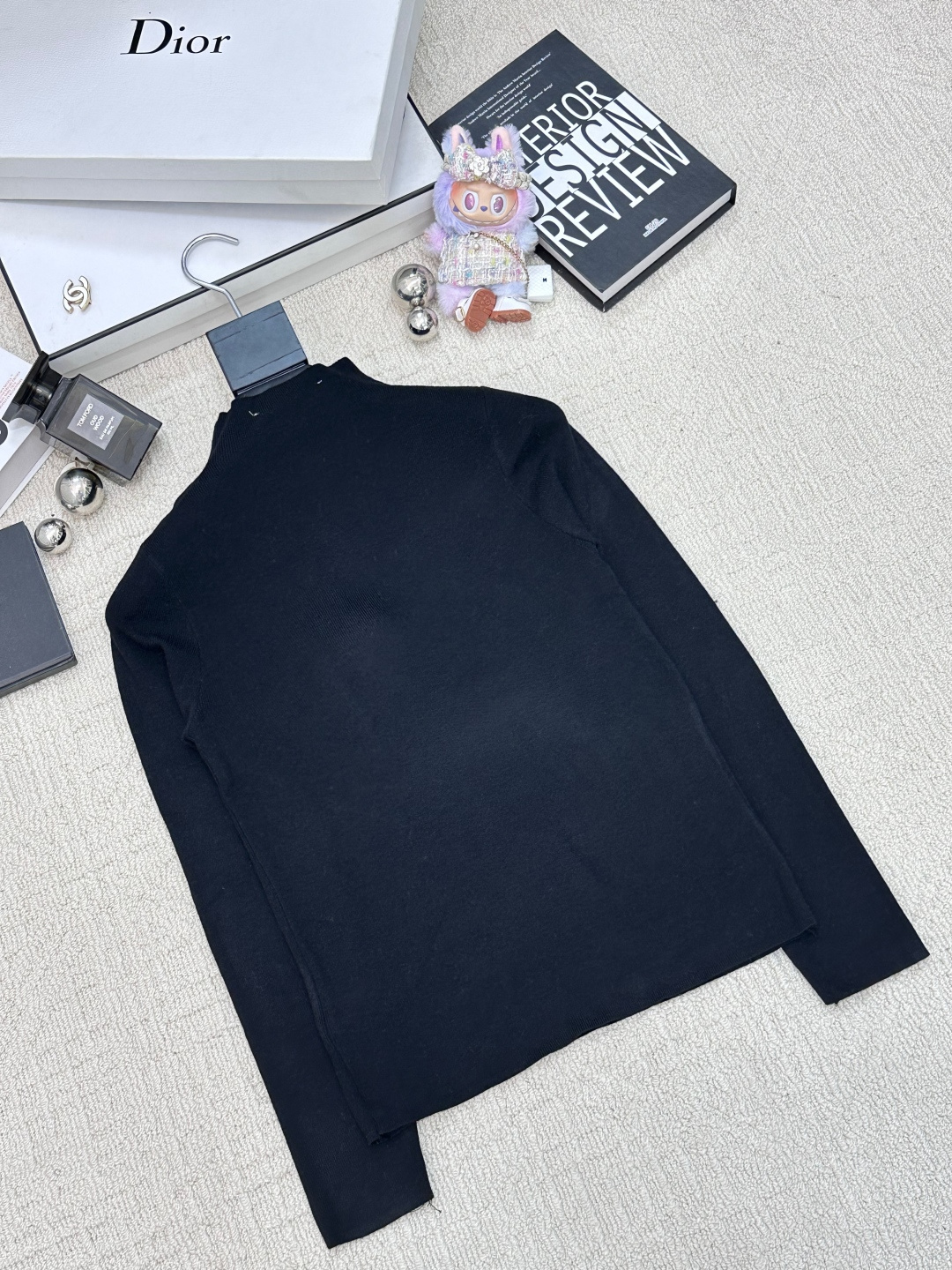 Valentino 𝟐𝟓秋冬新款 立体玫瑰花打底衫款 logo图案修饰点缀 系列款出货 上身高级氛围感🈵