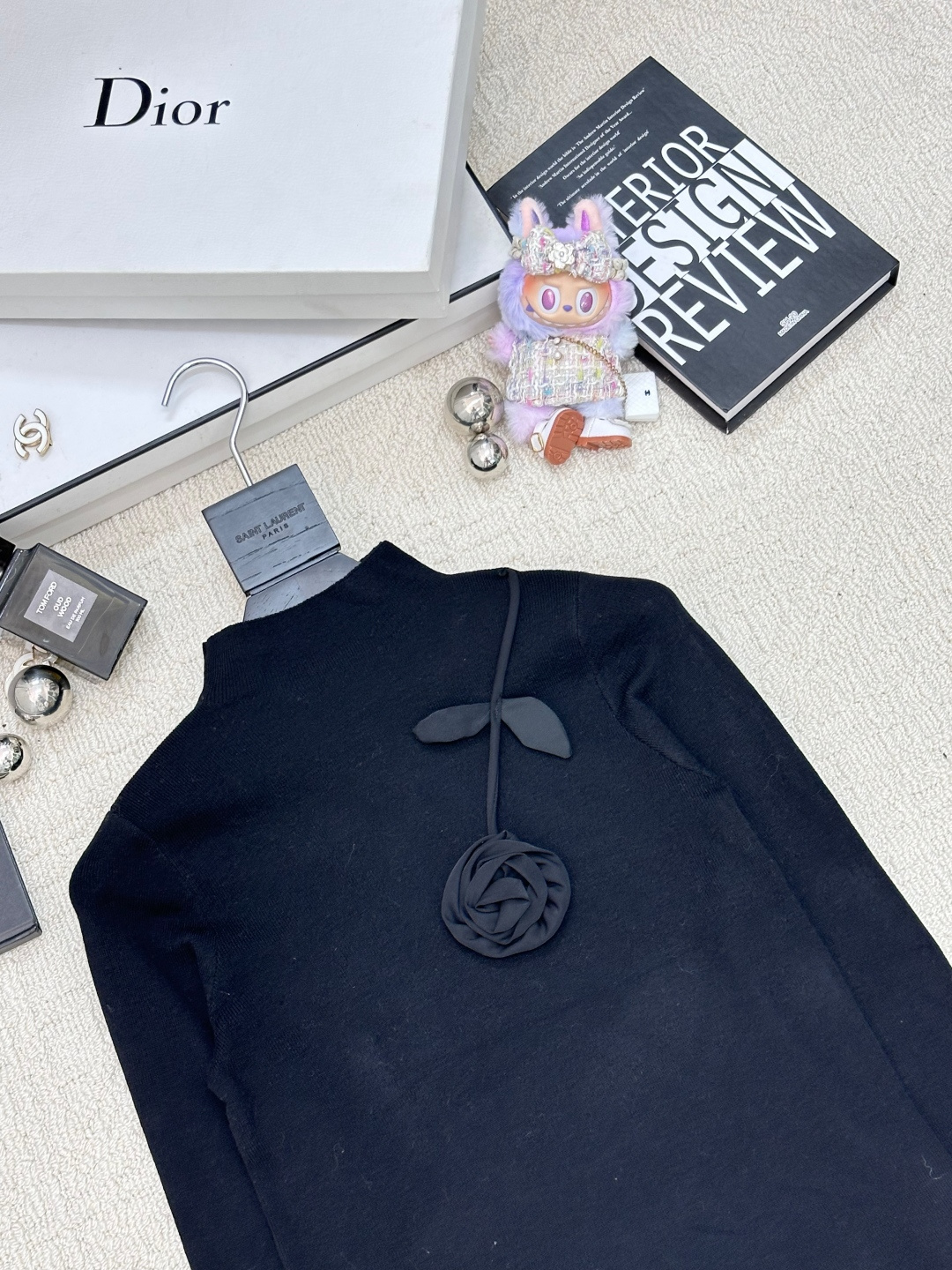 Valentino 𝟐𝟓秋冬新款 立体玫瑰花打底衫款 logo图案修饰点缀 系列款出货 上身高级氛围感🈵