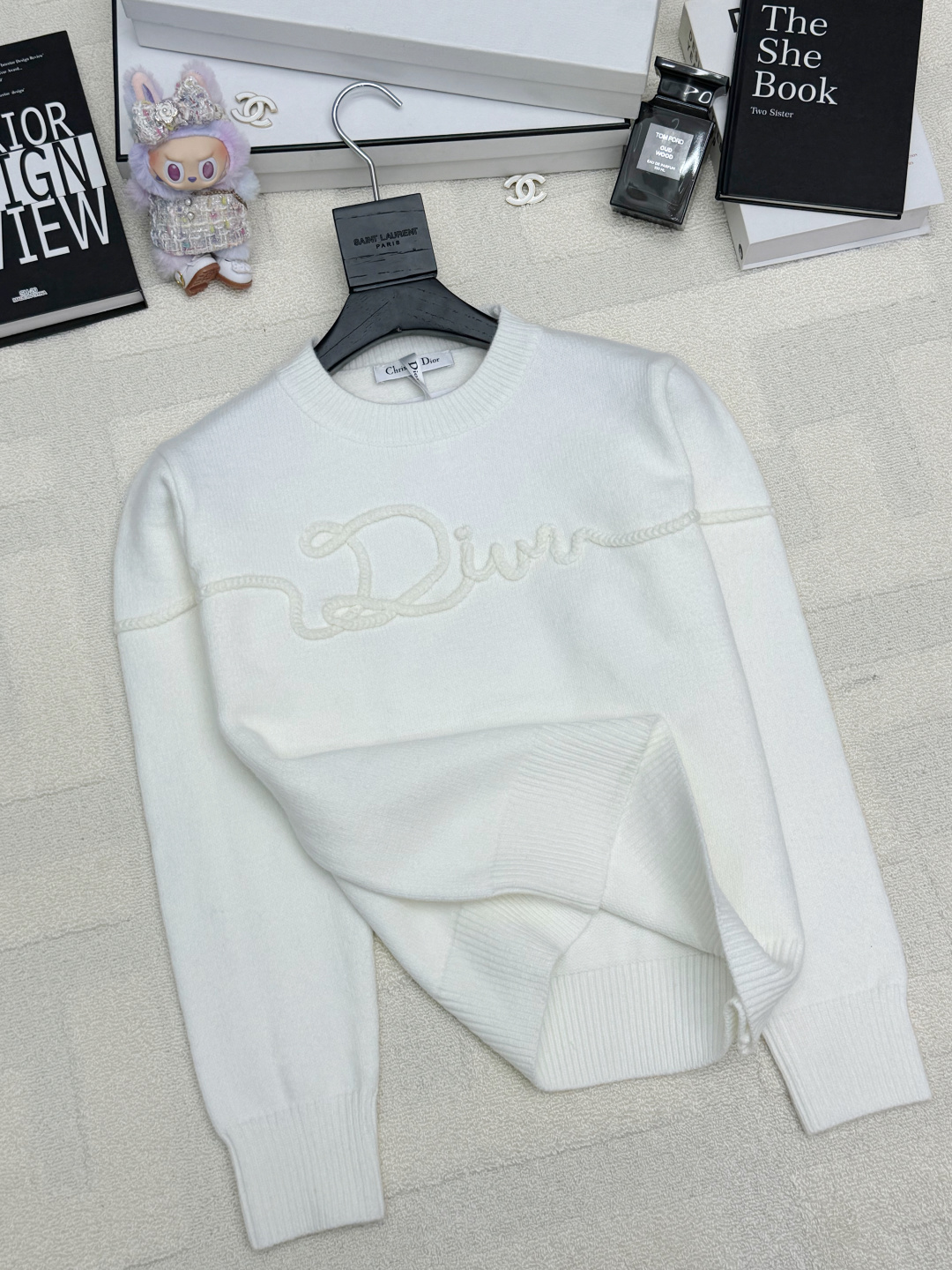Dior 25秋冬新款 立体logo针织长袖款 logo图案修饰点缀 上身高级氛围感🈵️🈵️ 2色𝟑碼 