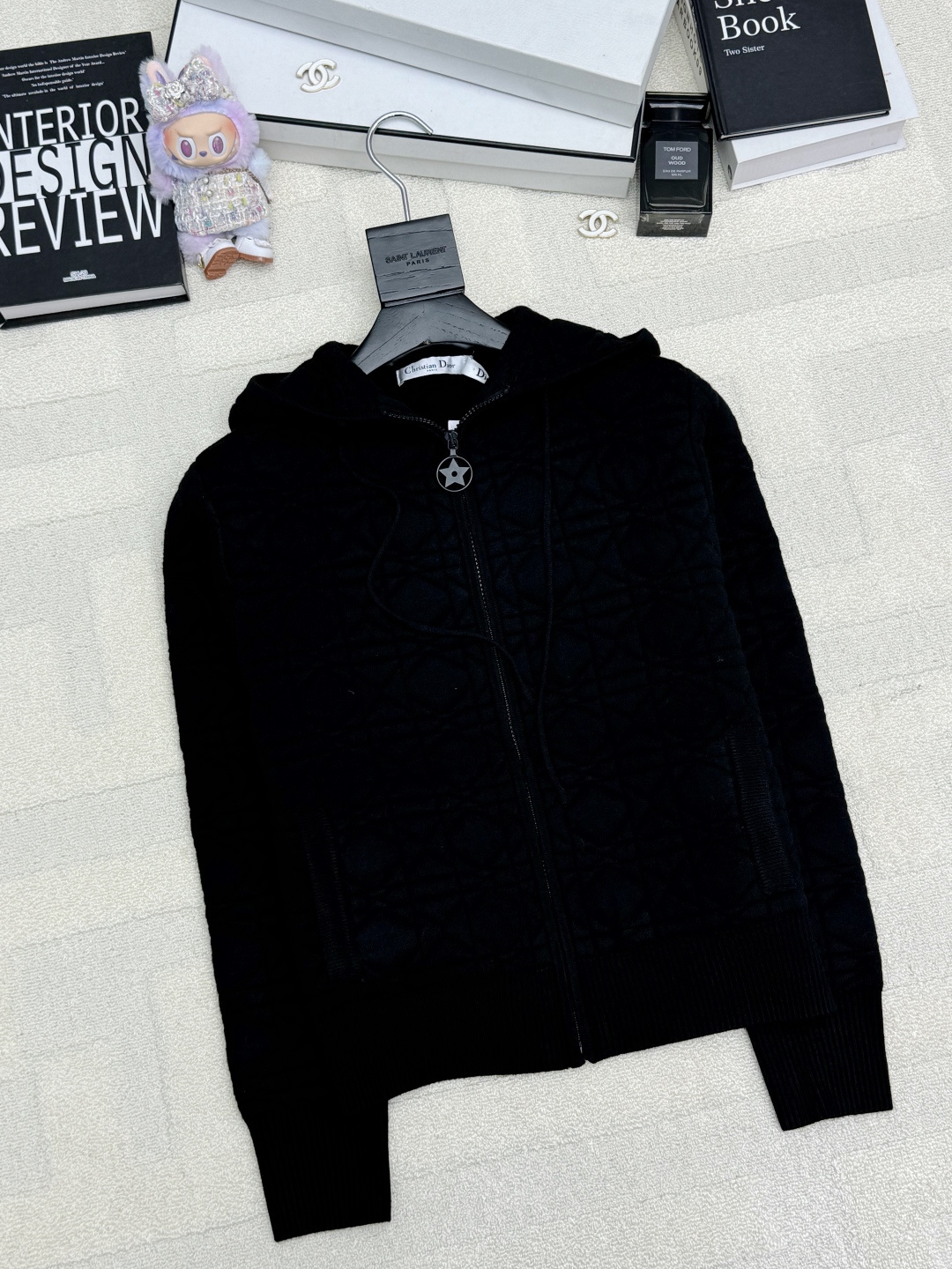 NO:656550,Dior 25 new autumn and winter style, five-pointed star embroidered zipper cardigan style, logo pattern decoration, series models shipped, upper body with high-end atmosphere, two-color SML P,,dior,alexander wang19860909Dior 25秋冬新款 五角星刺绣拉链开衫款 logo图案修饰点缀 系列款出货 上身高级氛围感 两色SML P,,dior,alexander wang,Women's clothing