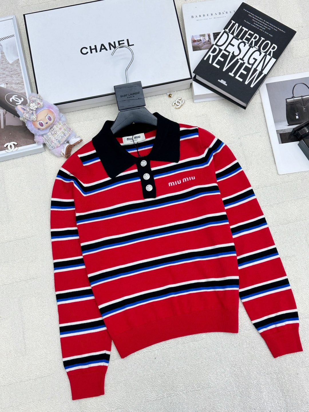 NO:717155,MIUMI* 26 early spring new style polo collar striped long-sleeved style logo pattern decoration upper body high-end atmosphere three-color SML,,miumiu,19860909MIUMI* 26早春新款 polo领条纹长袖款 logo图案修饰点缀 上身高级氛围感 三色SML,,miumiu,,Women's clothing