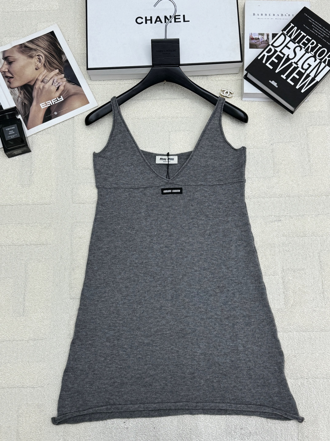 NO:717173,MIUMI* 26 early spring new style knitted suspender skirt style logo pattern decoration upper body high-end atmosphere code number sml P,,miumiu,skirts,19860909MIUMI* 26早春新款 针织吊带裙款 logo图案修饰点缀 上身高级氛围感 码数sml P,,miumiu,skirts,,Women's clothing