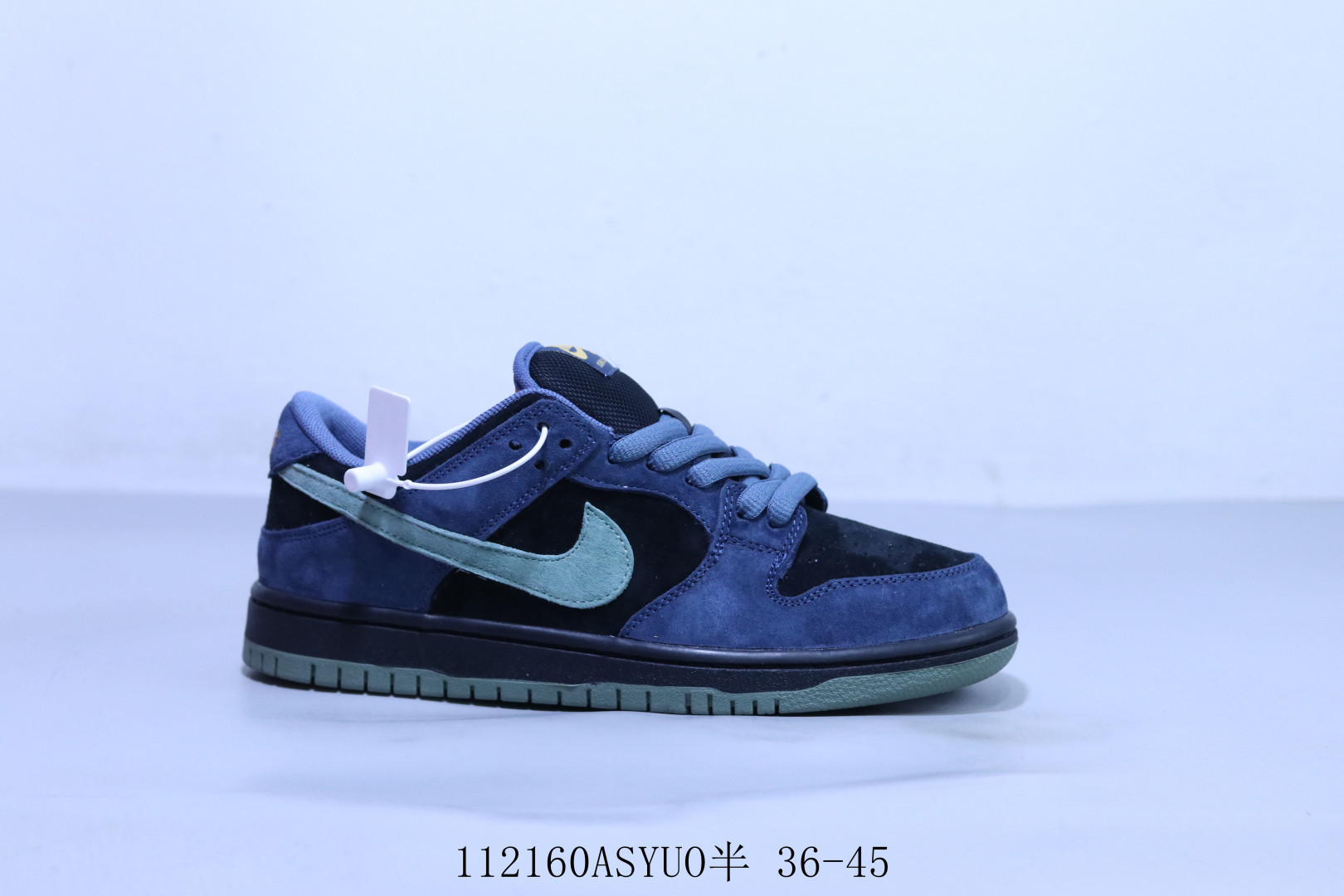💰120
耐克  Nike SB Dunk Low Pro 复古低帮   休闲运动滑板板鞋 112160ASYUO半 36-45