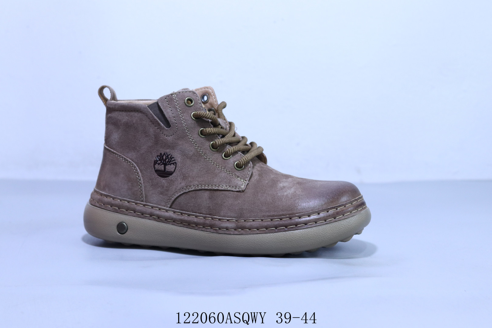 💰210
Timberland添柏岚 专柜同步 天伯伦 高帮休闲鞋 专柜官网同步发售 原盒原包装 122060ASQWY 39-44