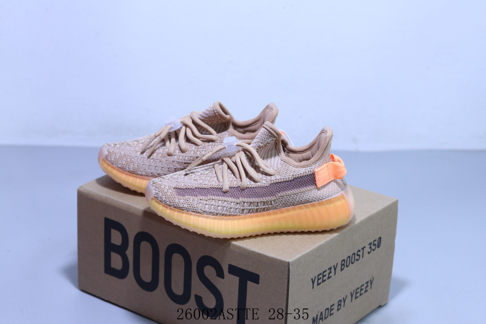 集合图💰70
童鞋！阿迪达斯 椰子350 /adidas YEEZY BOOST 350 V2  透气镂空真爆百搭轻便爆米花中底休闲运动慢跑鞋 26002ASTTE 28-35