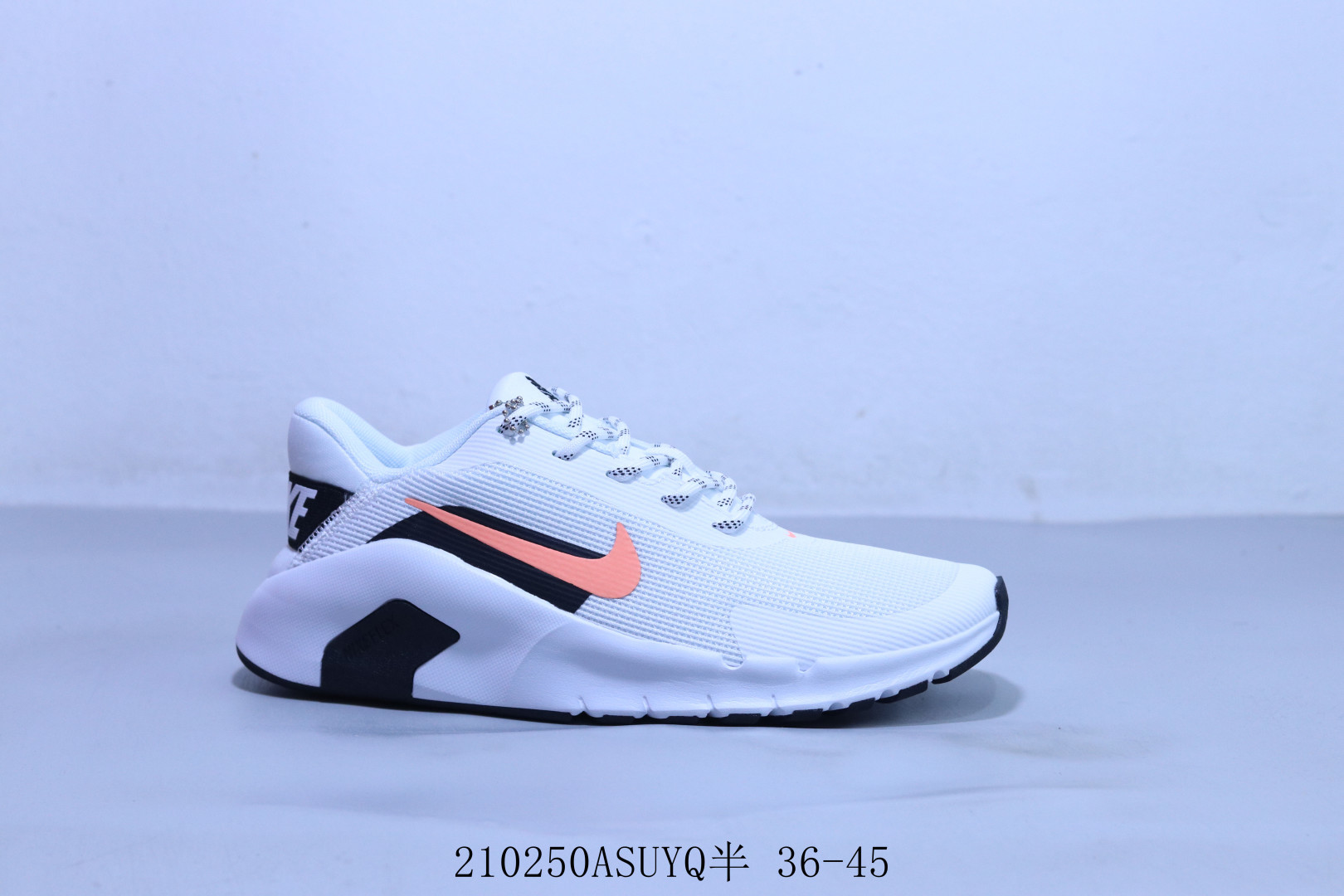 💰130
耐克 Nike Flex Train 赤足 舒适耐用 训练鞋  210250ASUYQ半 36-45