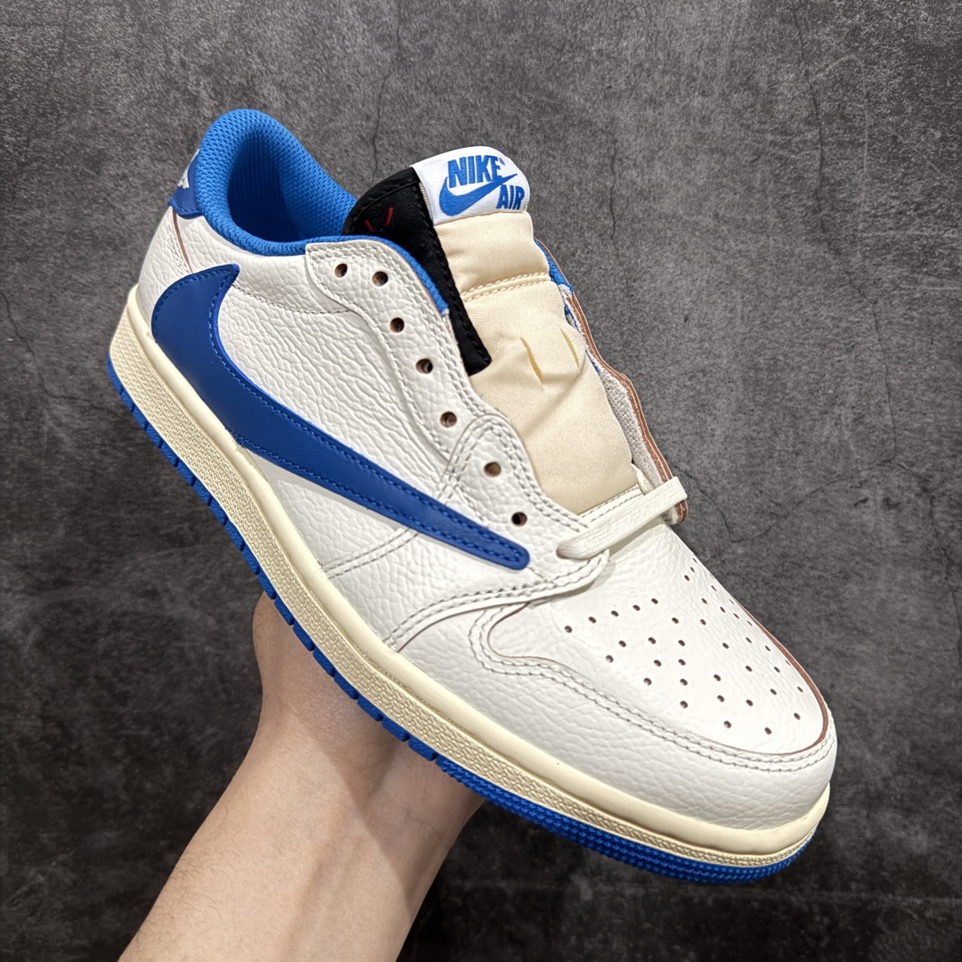 图片[3]-【GX纯原】Travis Scott x Air Jordan AJ1 Low OG SP TS联名倒钩低帮 白蓝 DM7866-104n知名大厂出品 纯原第一梯队版本产品品控稳定性领先行业 各方面均可对飙市面通货版nSZ原厂全套原楦原纸板冲刀磨具开发 原厂皮料加持原厂港宝加持定型后跟R度完美 同源原厂电绣 鬼脸飞翼针数密度立体效果一致 百分百一致原鞋 原厂拉帮工艺 针距密度一致 后跟弧度收口自然不对折 极致一眼正品既视感 进口玻璃冲刀皮料裁剪零毛边 全鞋电脑针车工艺 品控清洁度最高QC检验标准 免检产品 原厂订购鞋盒、鞋标、防尘纸、鞋撑、鞋带 追求极致的原厂味道SIZE：36-48.5 编码：X10400420-莆田鞋批发中心