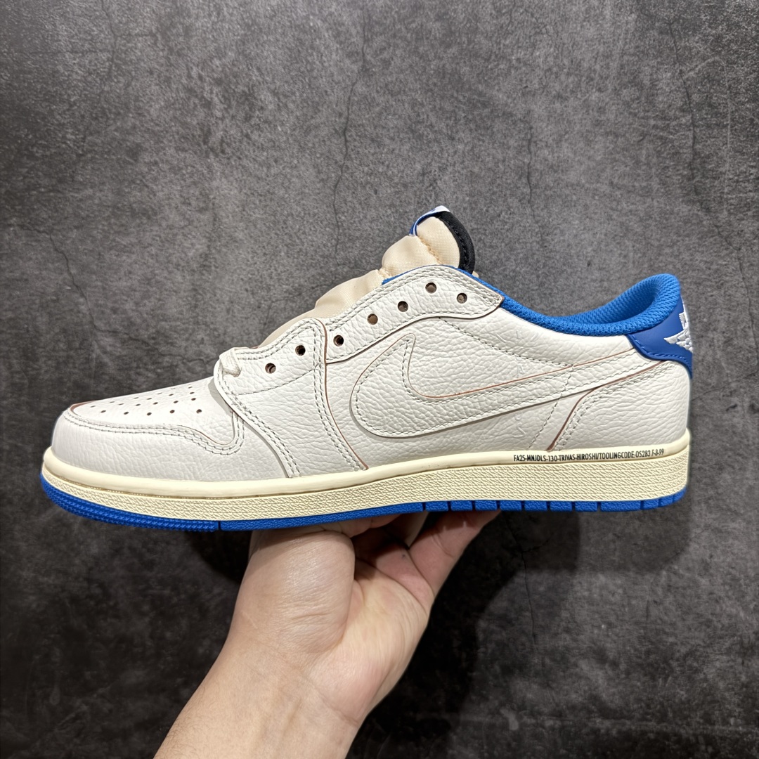 图片[2]-【GX纯原】Travis Scott x Air Jordan AJ1 Low OG SP TS联名倒钩低帮 白蓝 DM7866-104n知名大厂出品 纯原第一梯队版本产品品控稳定性领先行业 各方面均可对飙市面通货版nSZ原厂全套原楦原纸板冲刀磨具开发 原厂皮料加持原厂港宝加持定型后跟R度完美 同源原厂电绣 鬼脸飞翼针数密度立体效果一致 百分百一致原鞋 原厂拉帮工艺 针距密度一致 后跟弧度收口自然不对折 极致一眼正品既视感 进口玻璃冲刀皮料裁剪零毛边 全鞋电脑针车工艺 品控清洁度最高QC检验标准 免检产品 原厂订购鞋盒、鞋标、防尘纸、鞋撑、鞋带 追求极致的原厂味道SIZE：36-48.5 编码：X10400420-莆田鞋批发中心