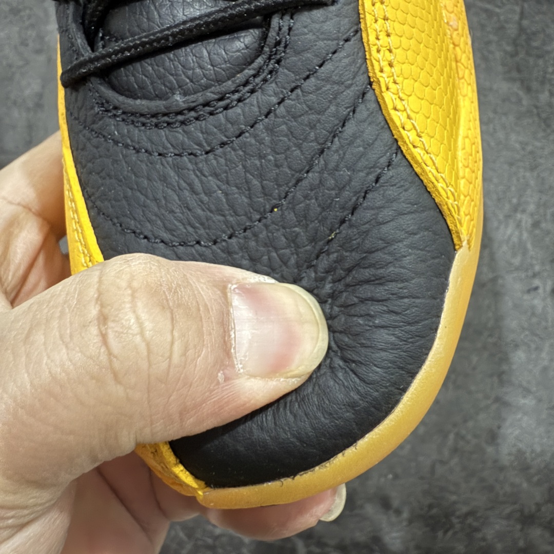 图片[5]-【TK至尊版】Air Jordan AJ12 Retro 潮流 中帮 复古篮球鞋 黑黄 130690-070nn一比一原厂皮 最正确的版型鞋盒 鞋盒标 芯片 更多12代的配色陆续出齐真真的做到市场12代天花板 国外强烈推荐版本外贸混卖专供品质国内专业外贸AJ大厂出品原厂楦头纸板 原厂皮料打造 原厂真碳板 内置气垫  尺码：40 40.5 41 42 42.5 43 44 44.5 45 46 47.5 编码：ZG480520-莆田鞋批发中心