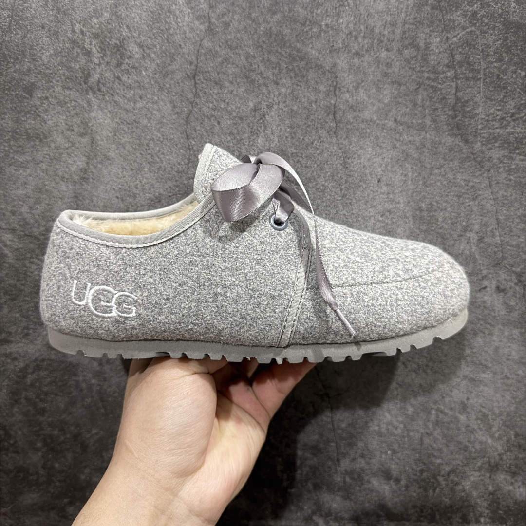 rr【广东纯原版本】全网热卖款 UGG 玛丽珍 1.5CM薄底 女款 小红书爆款 广州外贸大厂生产 鞋头到鞋垫真羊皮毛一体 独立外盒包装  工艺 区别市面任何版本 r1.5Ccm薄底 独立原版开发大底 羊绒鞋垫 冬季保暖外出 家居都是很适合的选择 今年uug推出款式系列 局部偏向年轻消费者喜好 也走到时尚潮流穿搭的前沿 鞋身材质 翻毛皮鞋面 17毫米UGGPURE™植入式羊毛内底 轻便防滑舒适橡胶外底 带有品牌LOGO商标 带全套包装 r尺码: 35 36 37 38 39 40 编码：KH210230-莆田鞋批发中心