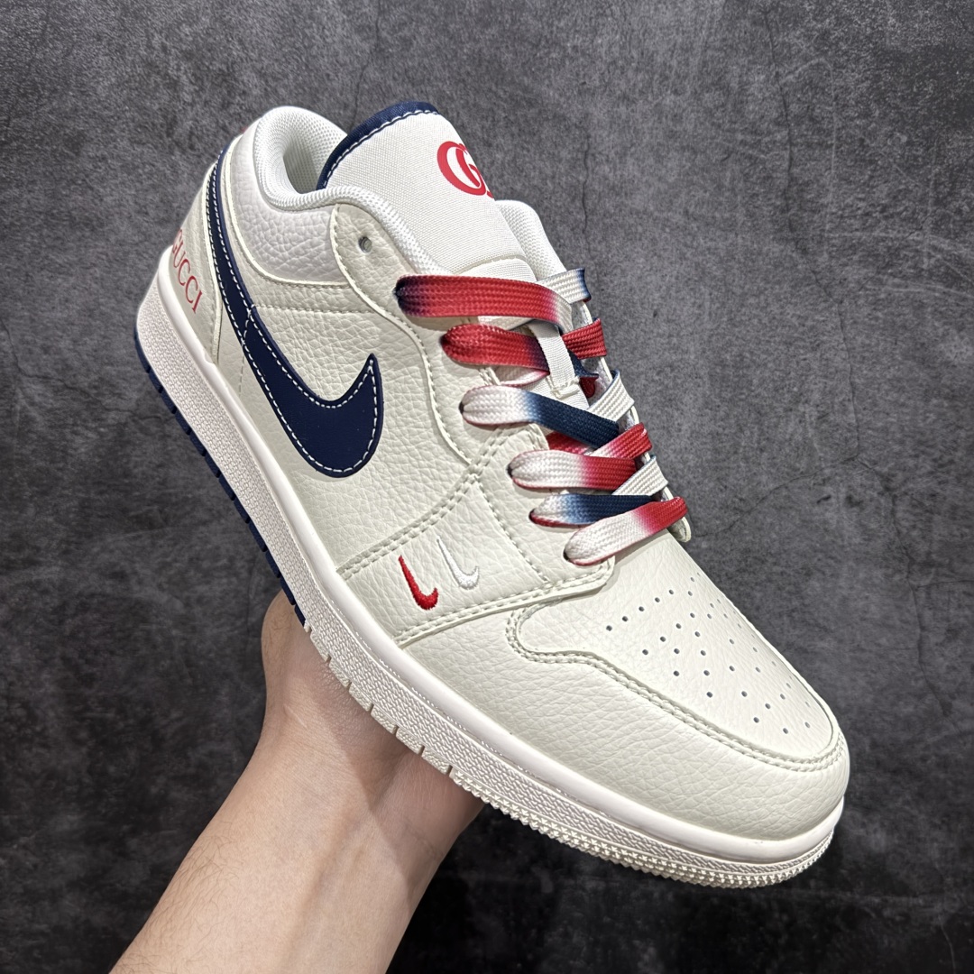 图片[3]-【定制版】Air Jordan 1 Retro Low x GUCCI 奶黄蓝n官方同步新色 原装级产物n拒绝公底 立体鞋型 细节完美 高清洁度购置公司同步原材料 原汁原味 忠于原版 货号：FC1688 198n码数：36 36.5 37.5 38 38.5 39 40 40.5 41 42 42.5 43 44 44.5 45 编码：HXS320340-莆田鞋批发中心