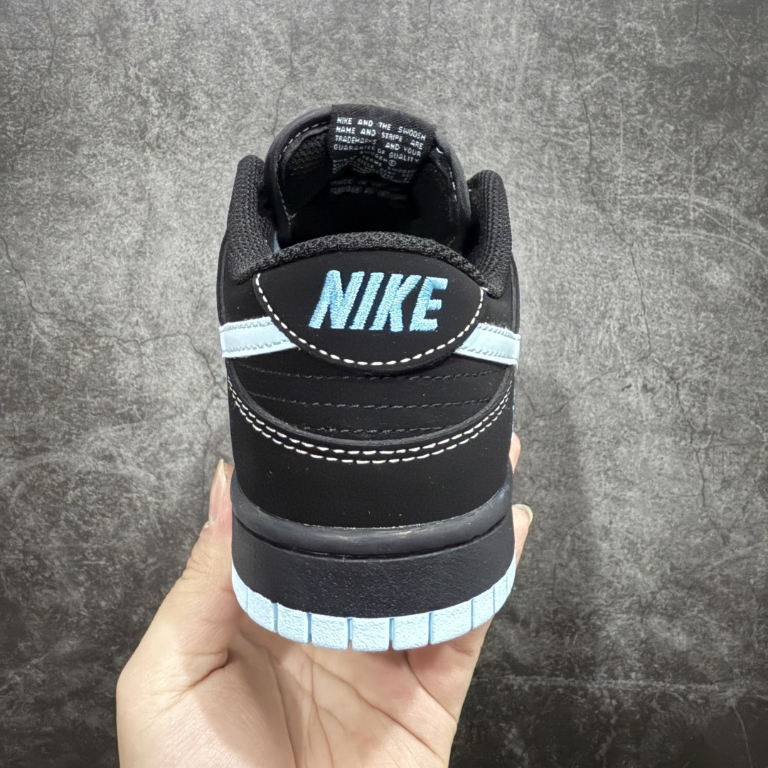 图片[4]-【定制版】Nk SB Dunk Low 斯图西系列-黑色蓝勾 周年高端定制 低帮休闲板鞋 KK1888-012 #定制鞋盒 大厂纯原品质出货 超高清洁度 皮料切割干净无任何毛边 细节完美  尺码：36-45（半） 编码：HXS240260-莆田鞋批发中心