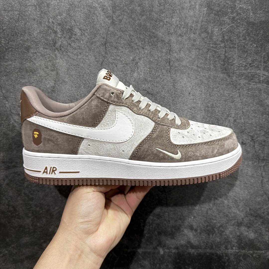 【公司级】海外限量发售！公司级NIke Air Force 1 \’07 Low “Bape联名——棕白勾”空军一号 低帮 运动鞋 休闲鞋 折边针车 工艺难度大 原楦头原纸板 原装鞋盒 定制五金配件 内置全掌气垫 原厂鞋底货号：KK1988-035 Size：36 36.5 37.5 38 38.5 39 40 40.5 41 42 42.5 43 44 44.5 45 编码：HXS310320-莆田鞋批发中心