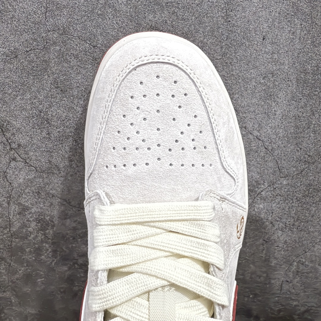 图片[5]-【定制版】Air Jordan 1 Retro Low 蛇年限定 灰红n官方同步新色 原装级产物n拒绝公底 立体鞋型 细节完美 高清洁度购置公司同步原材料 原汁原味 忠于原版 货号：XX3318 513n码数：36 36.5 37.5 38 38.5 39 40 40.5 41 42 42.5 43 44 44.5 45 编码：HXS340360-莆田鞋批发中心