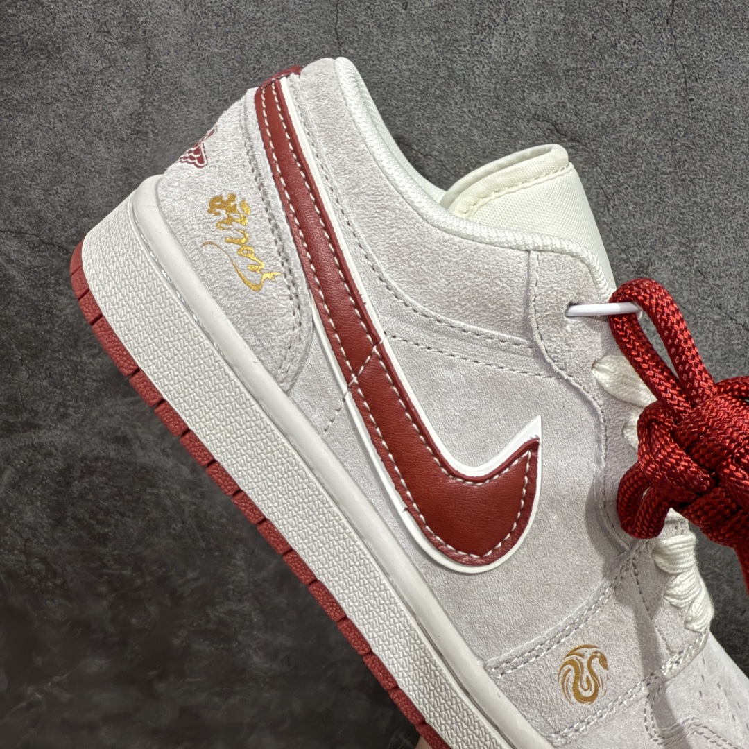 图片[7]-【定制版】Air Jordan 1 Retro Low 蛇年限定 灰红n官方同步新色 原装级产物n拒绝公底 立体鞋型 细节完美 高清洁度购置公司同步原材料 原汁原味 忠于原版 货号：XX3318 513n码数：36 36.5 37.5 38 38.5 39 40 40.5 41 42 42.5 43 44 44.5 45 编码：HXS340360-莆田鞋批发中心