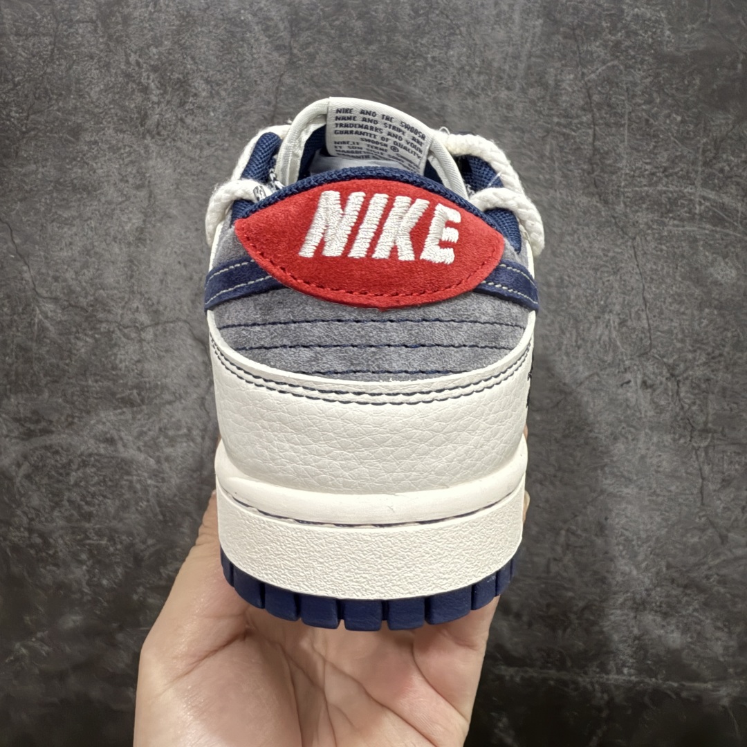 图片[4]-【定制版】Nk SB Dunk Low 斯图西联名 绑带米灰藏蓝勾 周年高端定制 低帮休闲板鞋 YX5066-236n定制鞋盒 大厂纯原品质出货 超高清洁度 皮料切割干净无任何毛边 细节完美  尺码：36 36.5 37.5 38 38.5 39 40 40.5 41 42 42.5 43 44 44.5 45 编码：HXS340360-莆田鞋批发中心