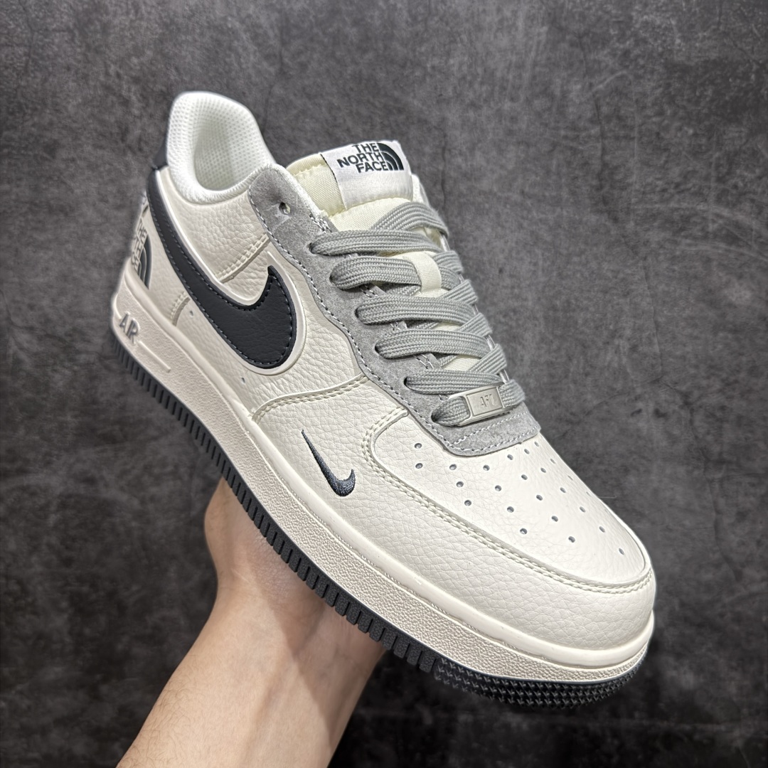 图片[3]-【定制版】海外限量发售！公司级NIke Air Force 1 \’07 Low “北面联名–米白灰勾灰底”空军一号 低帮 运动鞋 休闲鞋 折边针车 工艺难度大 原楦头原纸板 原装鞋盒 定制五金配件 内置全掌气垫 原厂鞋底货号：XZ6188-191 Size：36 36.5 37.5 38 38.5 39 40 40.5 41 42 42.5 43 44 44.5 45 编码：HXS310320-莆田鞋批发中心