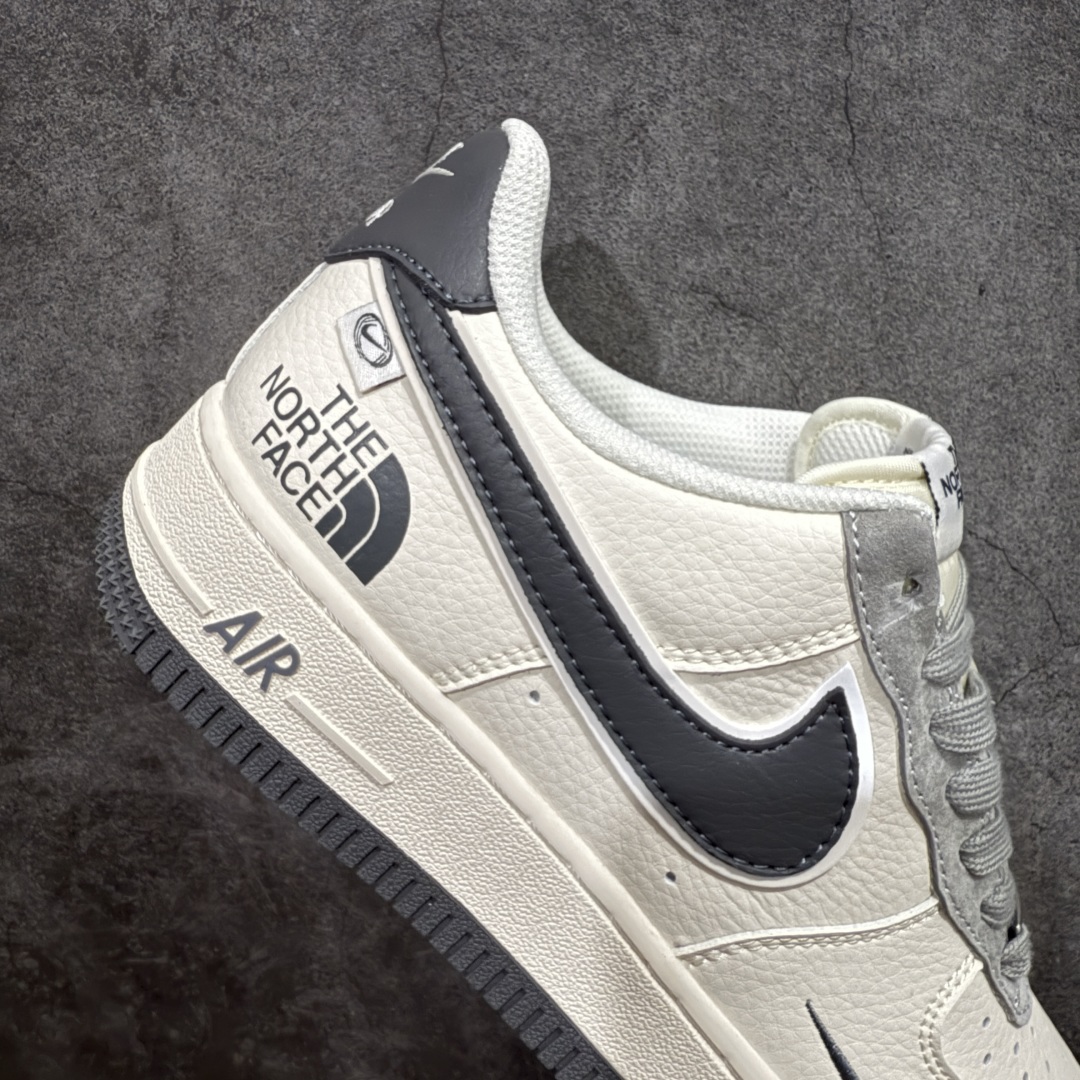 图片[7]-【定制版】海外限量发售！公司级NIke Air Force 1 \’07 Low “北面联名–米白灰勾灰底”空军一号 低帮 运动鞋 休闲鞋 折边针车 工艺难度大 原楦头原纸板 原装鞋盒 定制五金配件 内置全掌气垫 原厂鞋底货号：XZ6188-191 Size：36 36.5 37.5 38 38.5 39 40 40.5 41 42 42.5 43 44 44.5 45 编码：HXS310320-莆田鞋批发中心