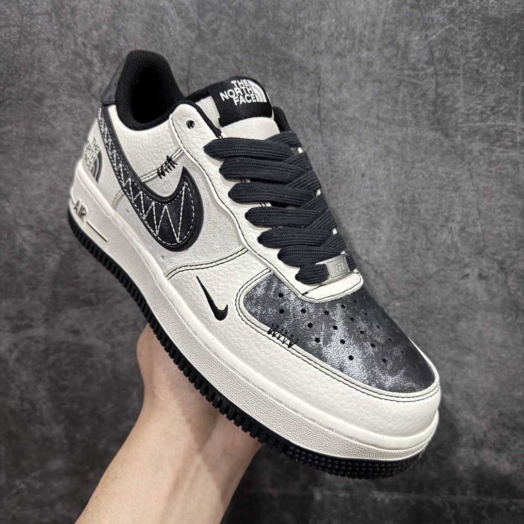 图片[3]-【公司级】Nike Air Force 1 Low 07 x The North Face 米黑小钩n原楦头原纸板 打造纯正低帮空军版型 专注外贸渠道 全掌内置蜂窝气垫原盒配件 原厂中底钢印、拉帮完美官方货号：DM6688 005 Size：36 36.5 37.5 38 38.5 39 40 40.5 41 42 42.5 43 44 44.5 45 编码：HXS310320-莆田鞋批发中心