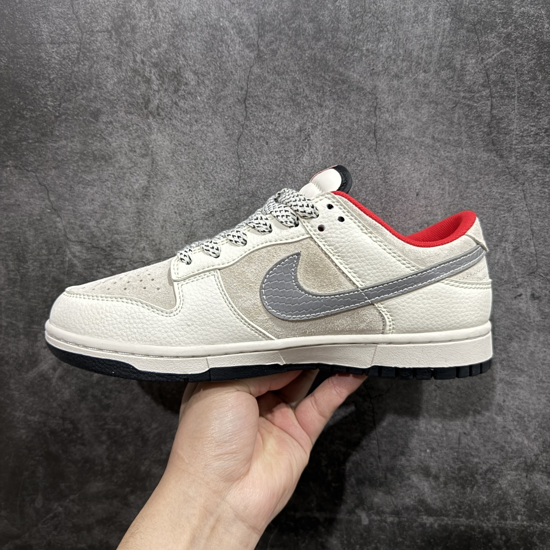 图片[2]-【定制版】NIKE SB Dunk Low 蛇年限定 米灰红小钩满天星n公司级出品 极力推荐n原装头层材料 独家版型蒸餾加工n帶來的是更好的视觉和脚感体验n大厂纯原品质出货 清洁度 电绣工艺皮料切割干净无任何毛边 细节完美官方货号：XX9931 031 尺码： 36 36.5 37.5 38 38.5 39 40 40.5 41 42 42.5 43 44 44.5 45 编码：CC280300-莆田鞋批发中心