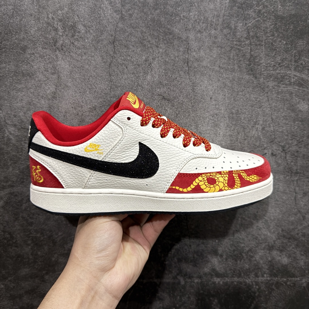 【定制版】Nike Court Vision Low 蛇年限定n休闲运动板鞋低帮百搭透气休闲运动板鞋，经典耐用的设计，兼顾舒适脚感和出众风范，演绎匠心之作。结构性的支撑贴合感结合复古篮球设计，塑就场外全明星风范官方货号: FD5188 129 尺码：36 36.5 37.5 38 38.5 39 40 40.5 41 42 42.5 43 44 44.5 45 编码：HXS260280-莆田鞋批发中心