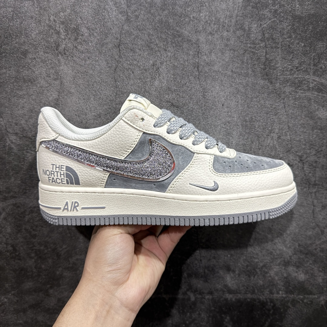 【定制款】Nk Air Force 1 Low 创意联名款 空军一号低帮复古休闲百搭板鞋 QY6818-524 独家私模 打造最纯正空军鞋型 定制皮料 内置全掌气垫  尺码：36 36.5 37.5 38 38.5 39 40 40.5 41 42 42.5 43 44 44.5 45 编码：CC280300-莆田鞋批发中心